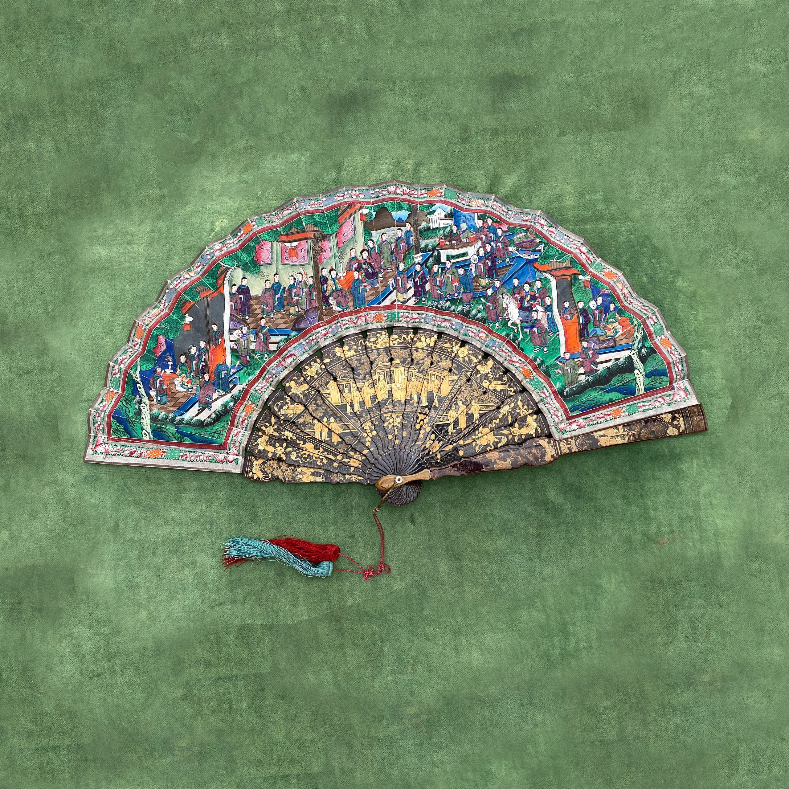 Antique fans. Современнные и актикварные украшения в Барселоне, Москве и Санкт-Петербурге