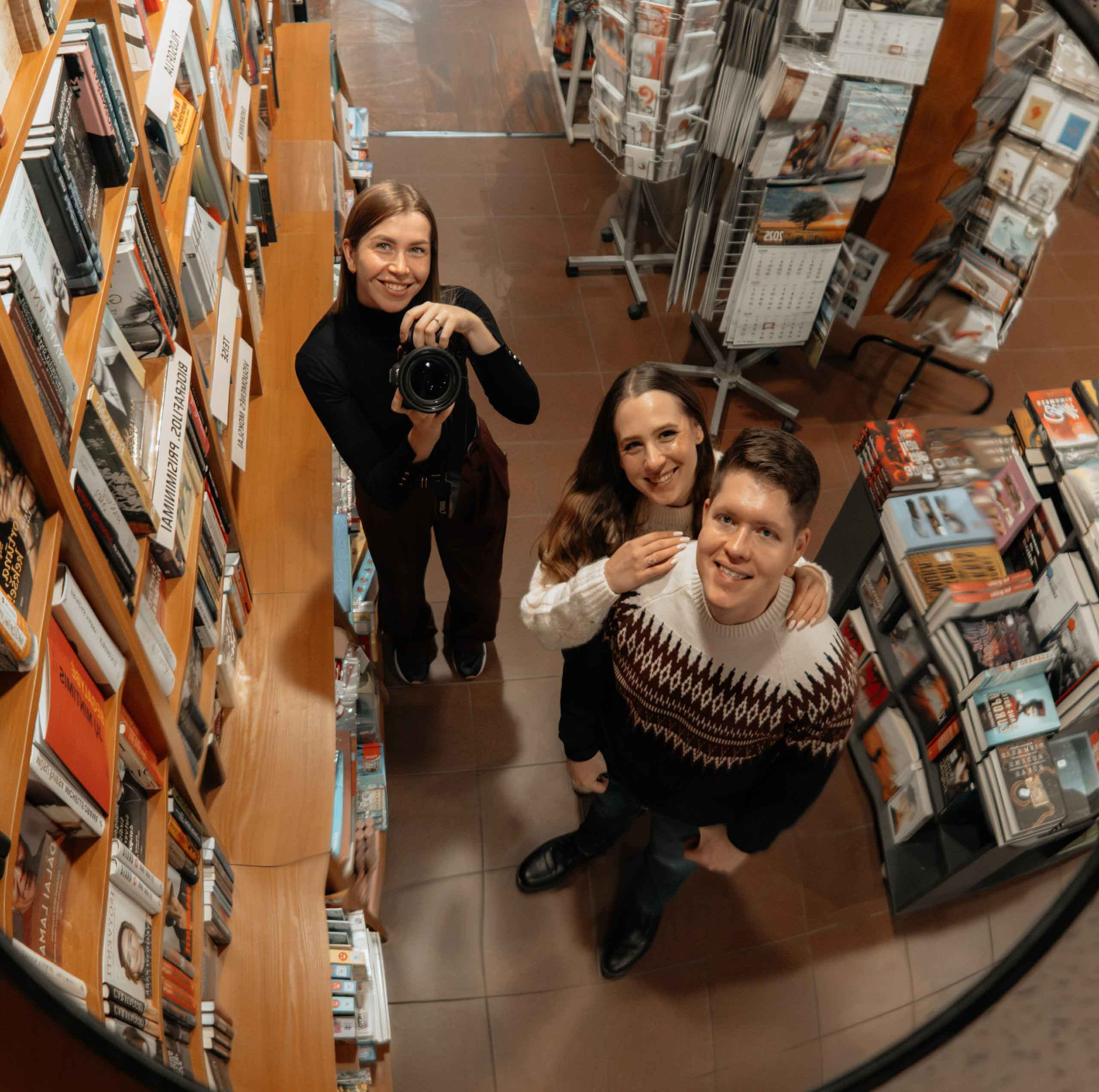 Apie mane. Framed by Evelina | Vestuvių fotografė