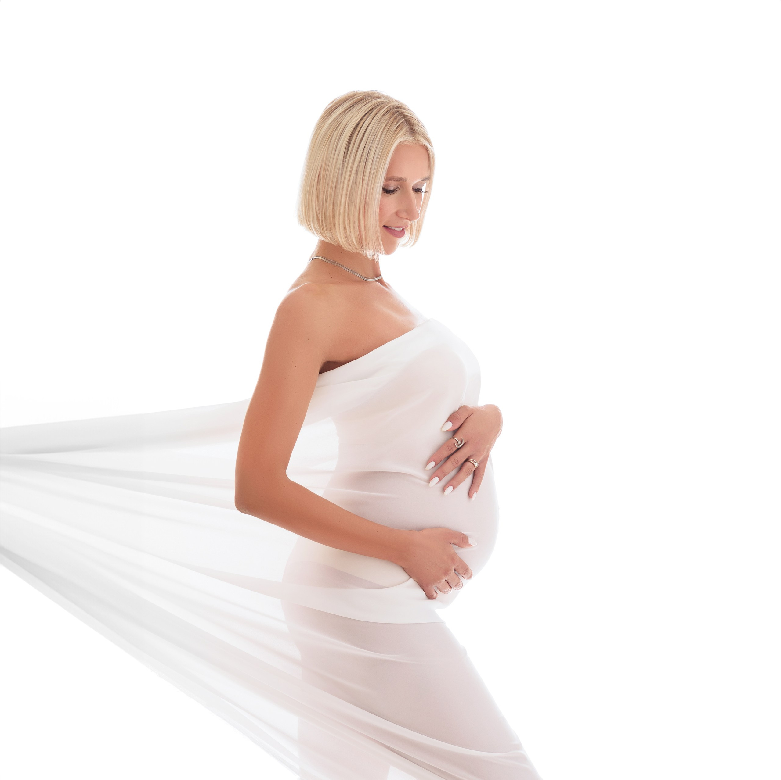 WHEN SHOULD YOU HAVE YOUR BUMP PHOTO SHOOT?. MARIA VALUEVA Photographer in Nice, Cannes, Monaco, France, Europe, Istanbul, Turkey