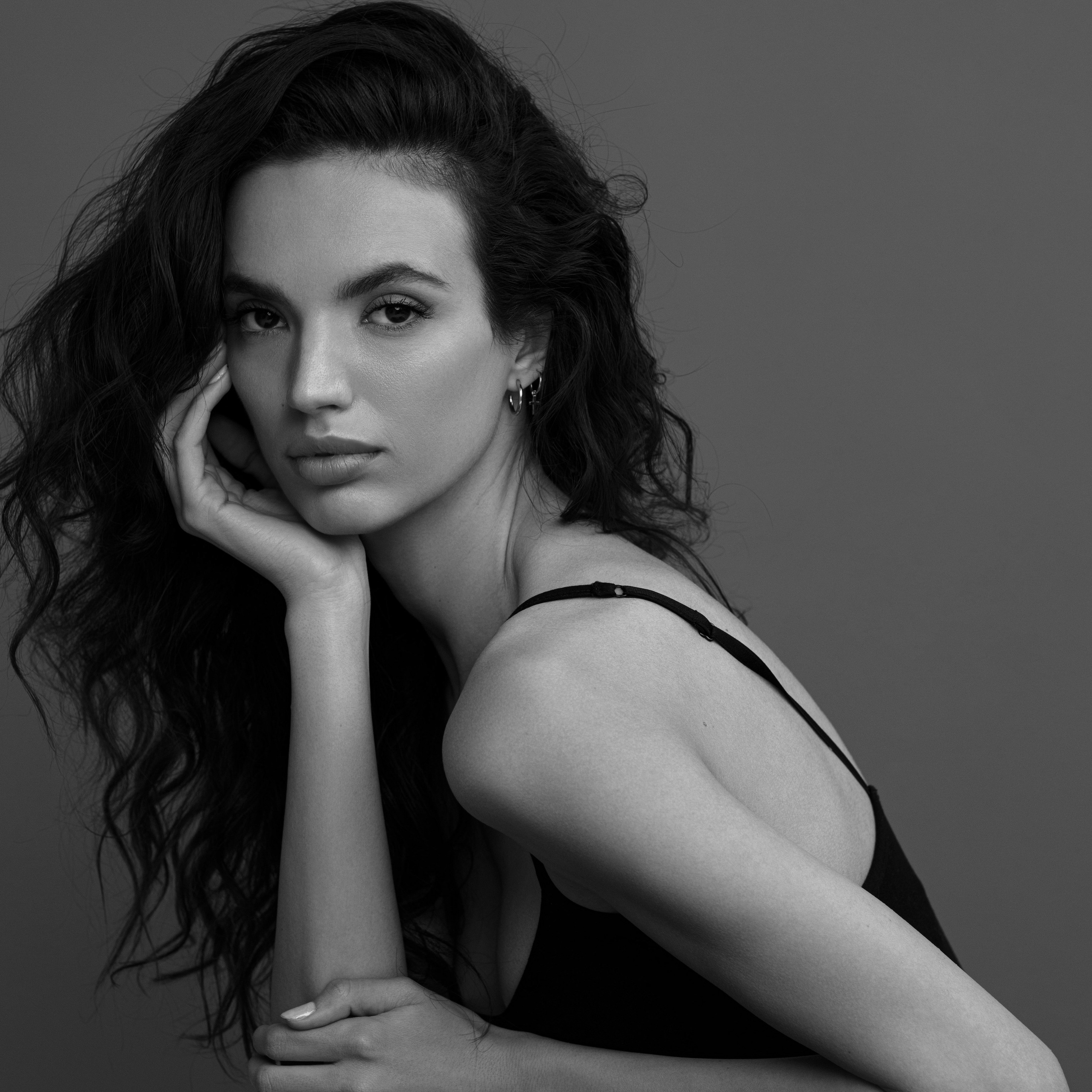 Портреты. Привет