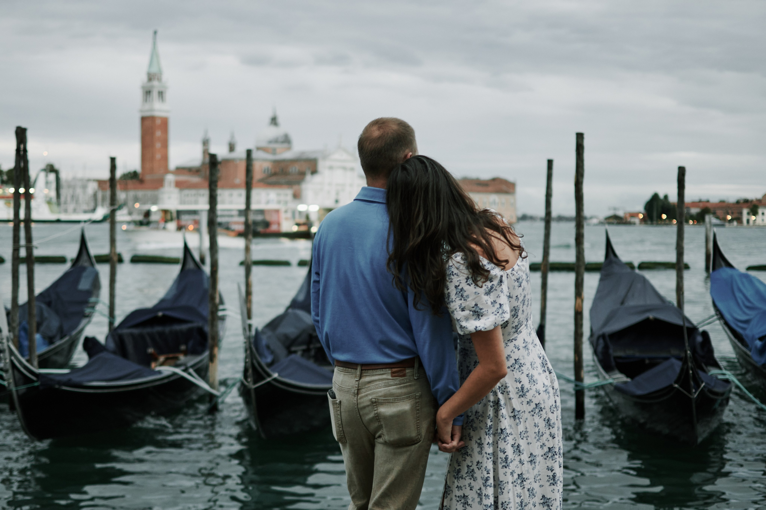 Romantic photoshoot. Photographer in Venice, Italy. Yana Zotova
