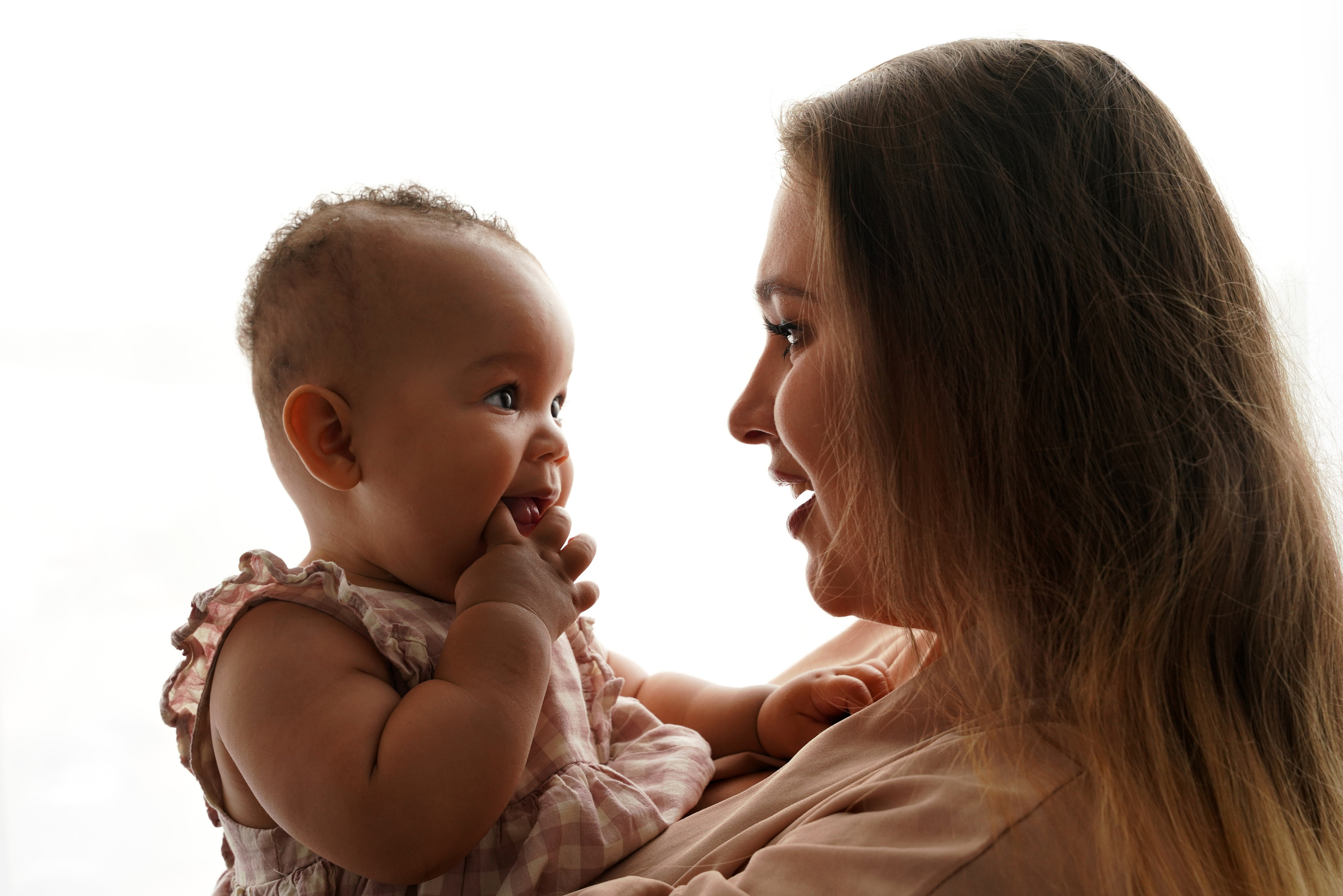 Fotoshooting. Neugeborenenfotografin und Retoucher in Augsburg Nastassia Schneider