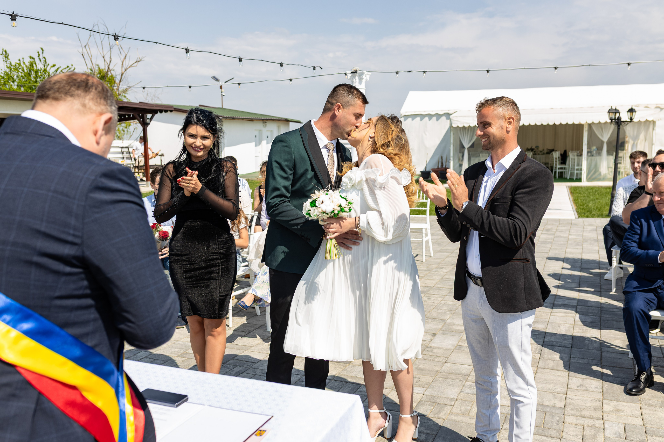 Fotograf evenimente | Cununii, majorate, petreceri private — Lucian Dedeu. Lucian Dedeu — Fotograf de nuntă și eveniment