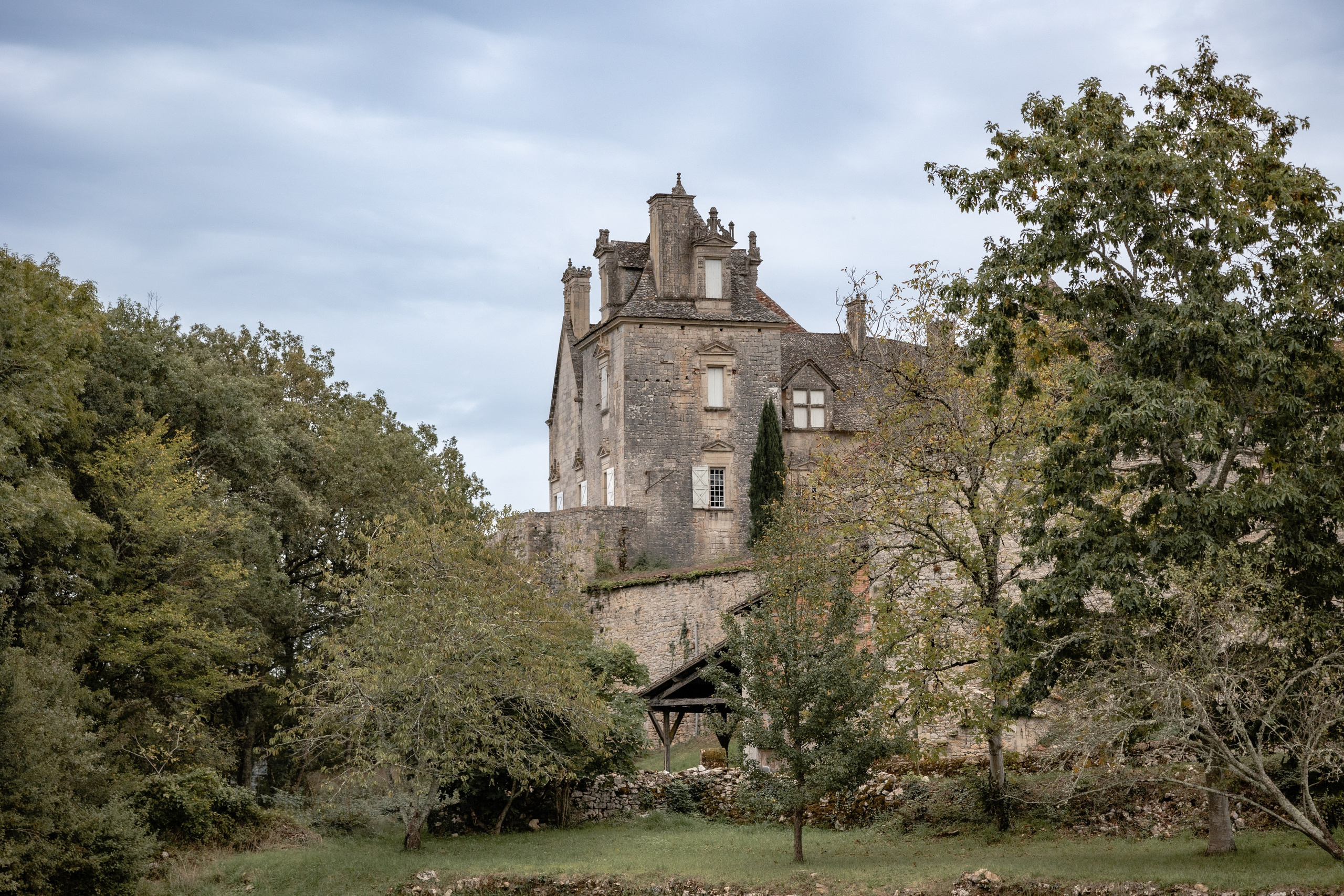 Elopement near Saint-Cirq-Lapopie. Crystal&Robert. Eugénie Smirnova — your photographer in Toulouse and southwest France