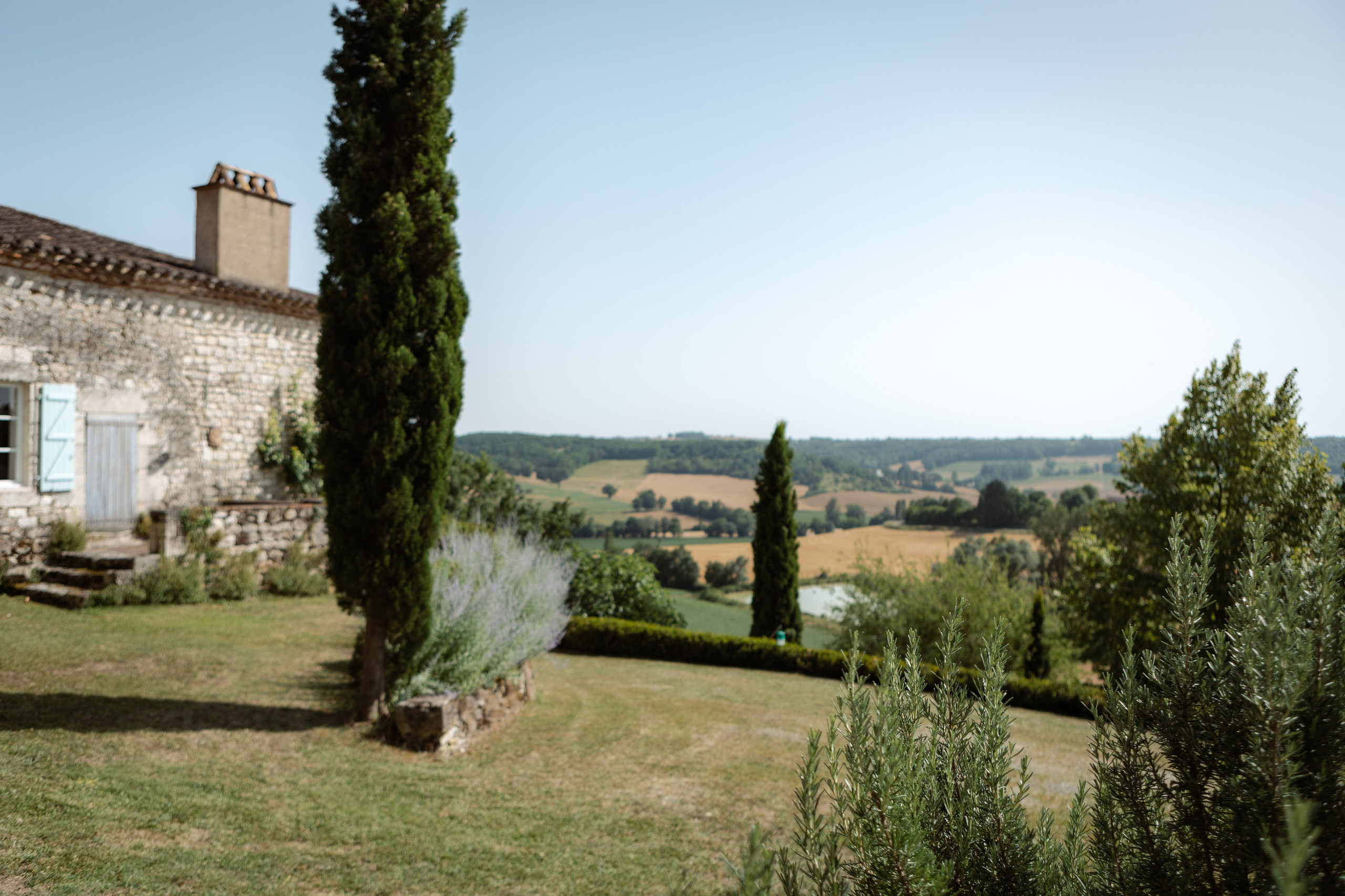 Mariage anglo-écossais à Souquet Hall, Aquitaine, France. Eugénie Smirnova — photographe à Toulouse et dans le sud-ouest de la France