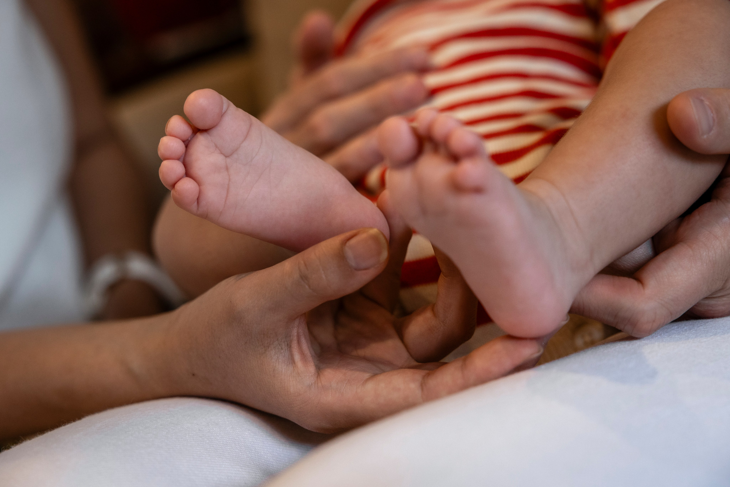 From bump to baby: why at-home family photoshoots in Toulouse are worth It. Eugénie Smirnova — photographe à Toulouse et dans le sud-ouest de la France