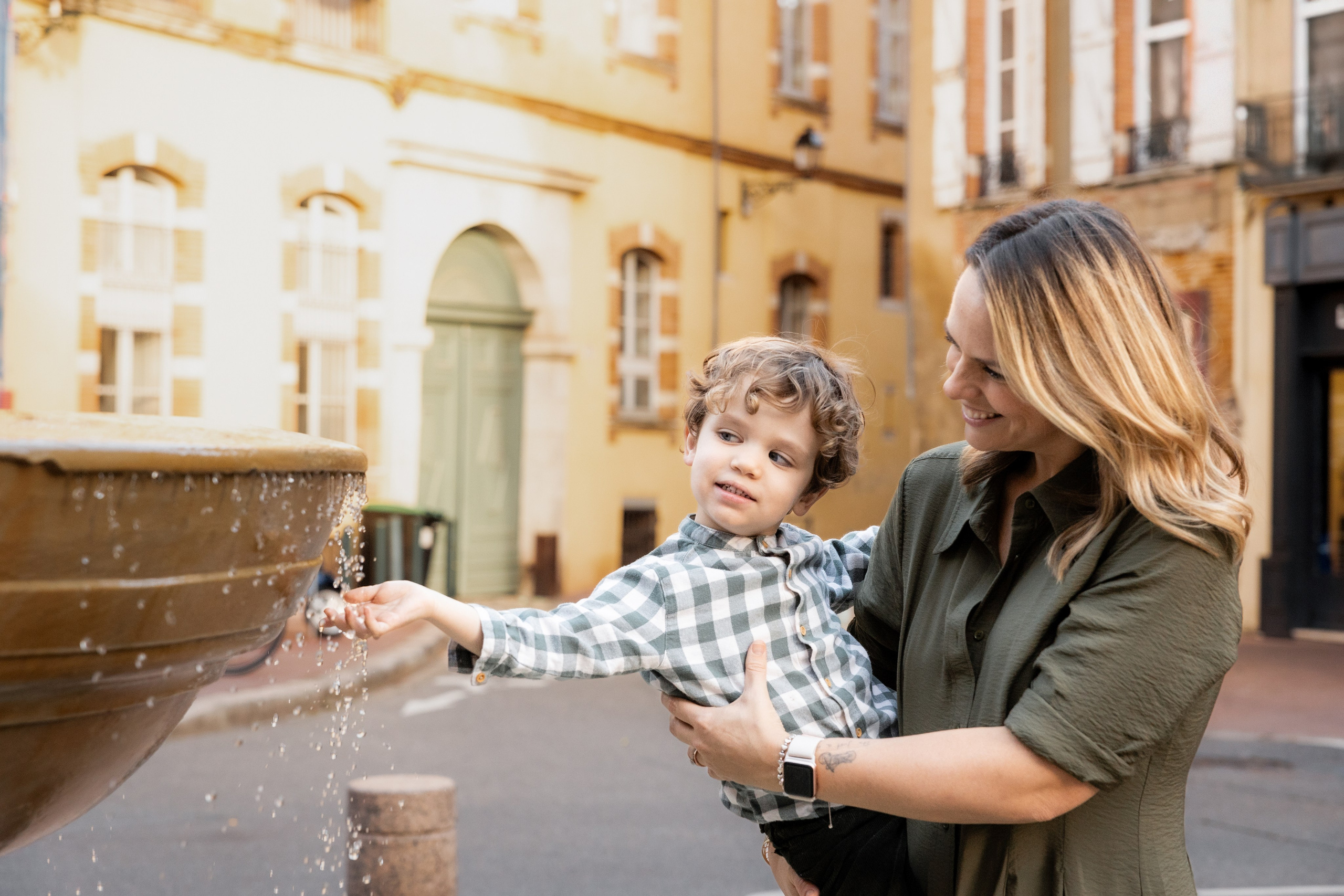 Lifestyle Family Photography in Toulouse: A Heartfelt Session for an Expat Family. Евгения Смирнова — Ваш фотограф в Тулузе и на юго-западе Франции