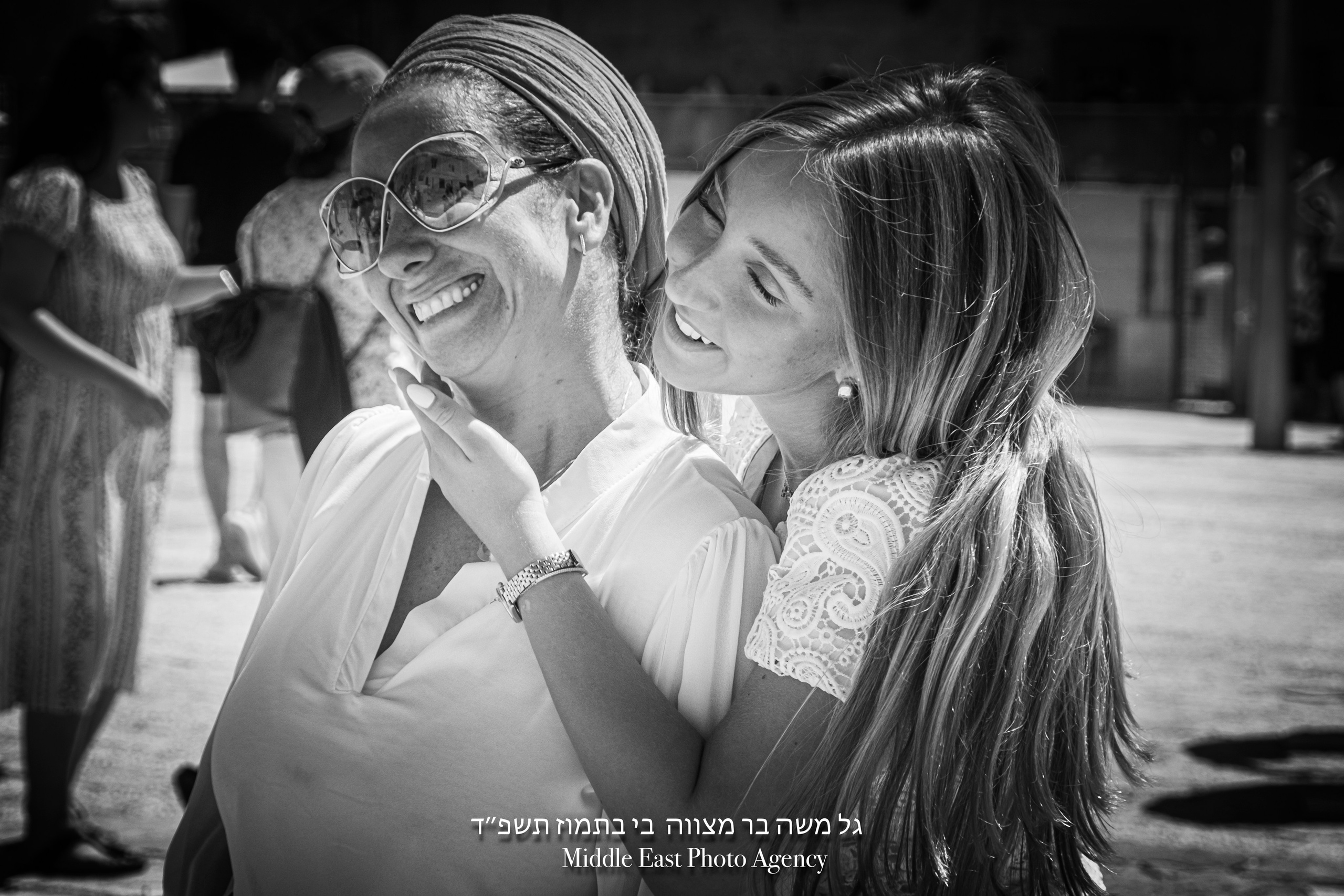 Middle East Photo Agency — Photography & Event Magnets — סוכנות צילום והדפסת מגנטים לאירועים