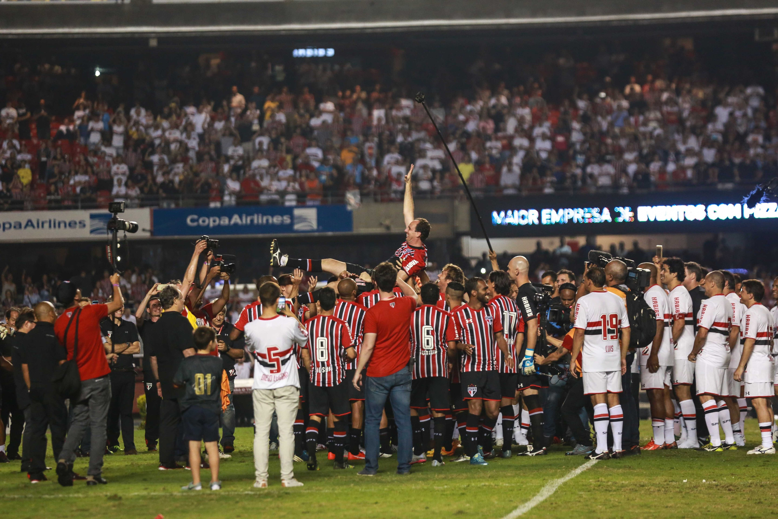 The Farewell Match of Rogério Ceni at Morumbi. William Volcov | Photographer and Filmmaker