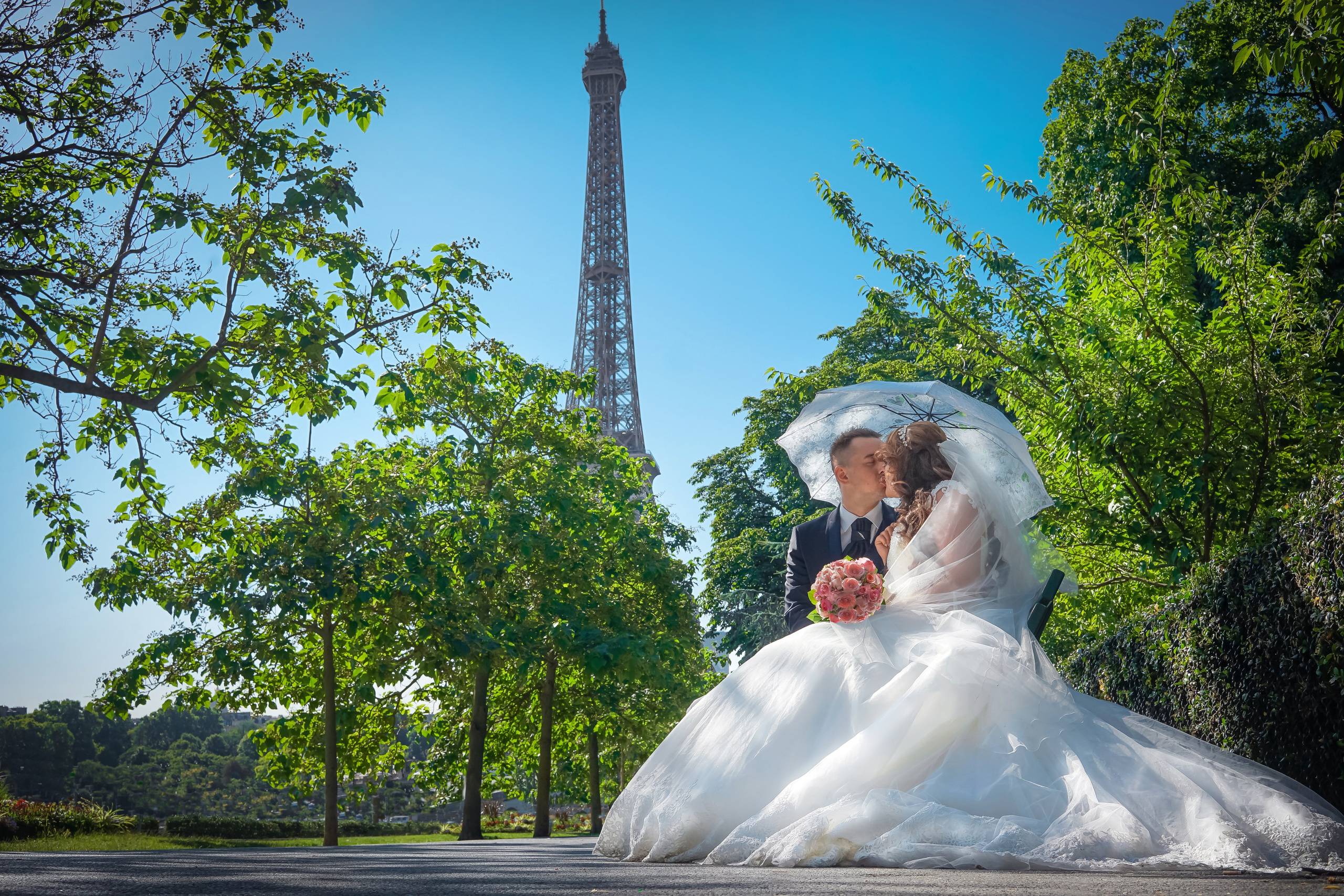 Top 7 Breathtaking Paris Elopement Locations (1). Photographe à Paris