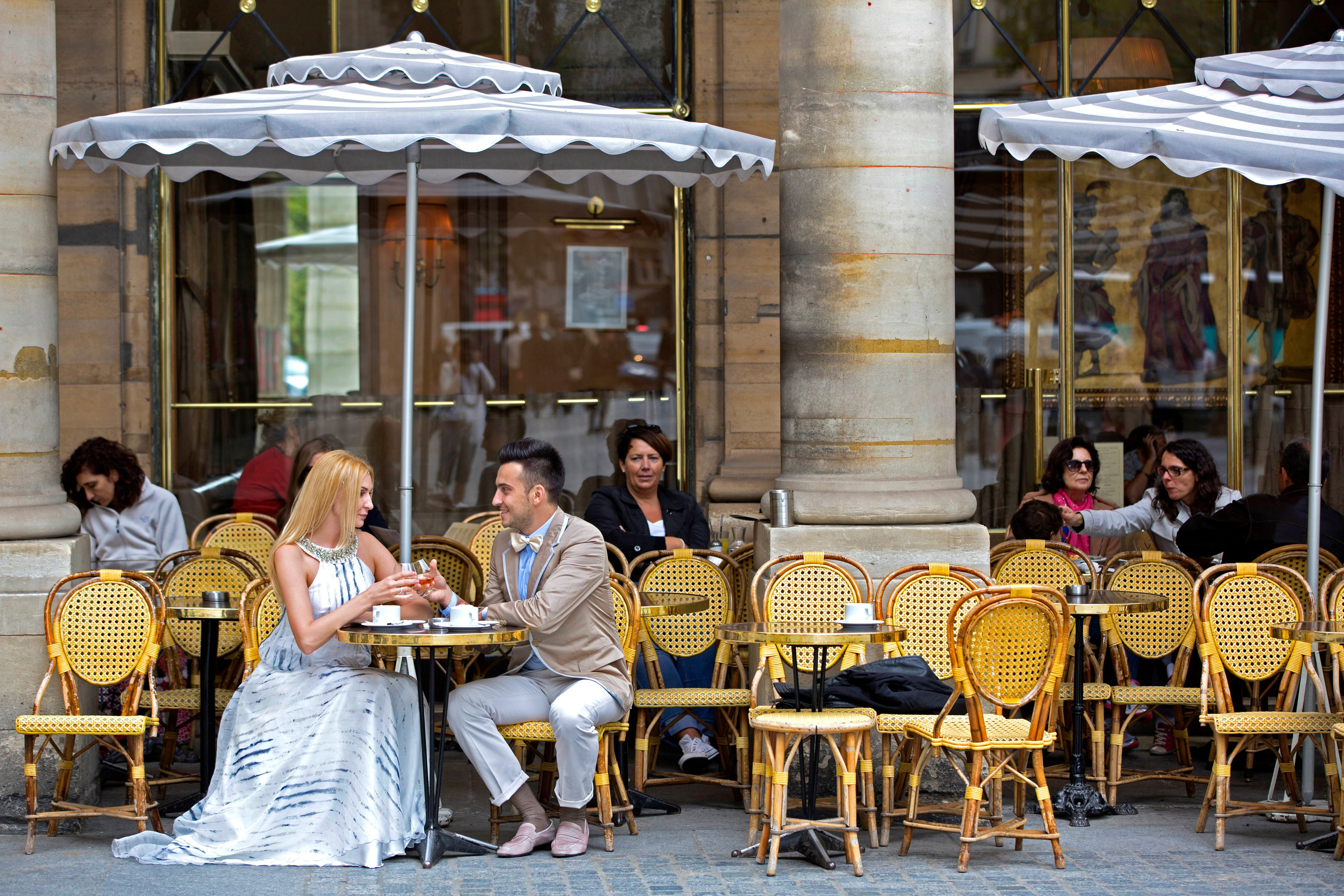 Top 7 Breathtaking Paris Elopement Locations (1). Photographe à Paris
