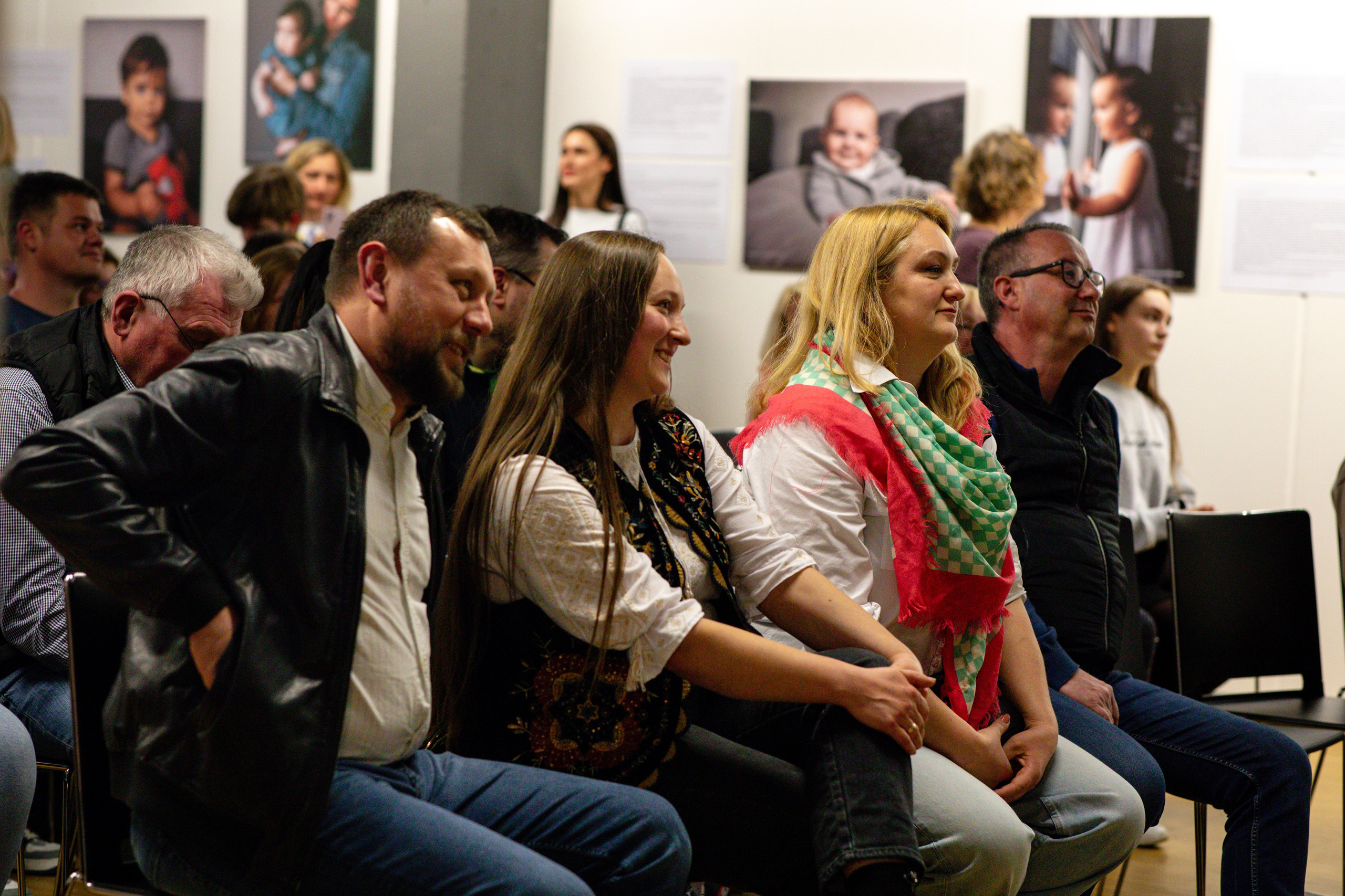 Відкриття фотовиставки Наталії Твердохліб та презентація проекту «Діти України». Наталя Твердохліб - дитячий та сімейний фотограф в Дрездені, Німеччина