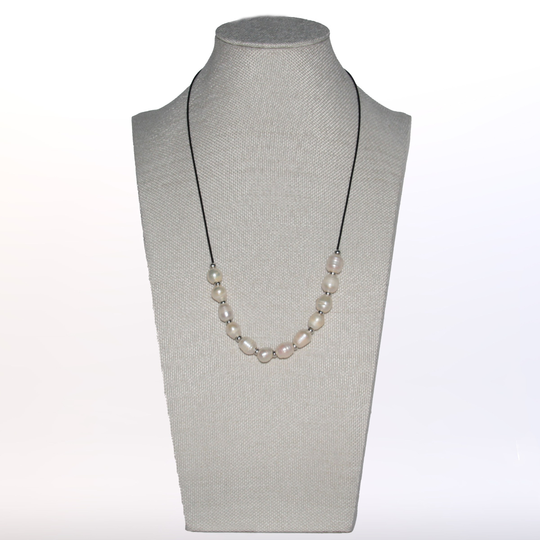 Modern Jewelry. Современнные и актикварные украшения в Барселоне, Москве и Санкт-Петербурге