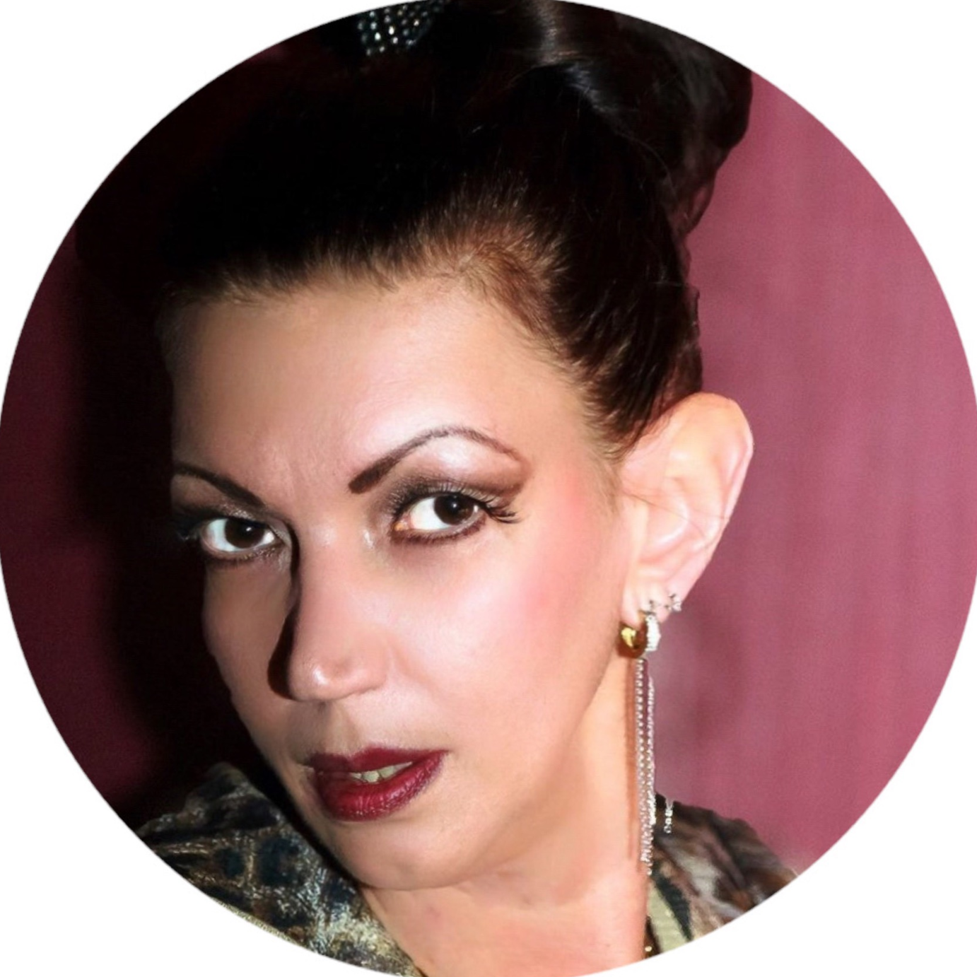 Le maître de danse, professeur des danses, Les leçons le ballet classique, stretching, L'école des danses Luxembourg, Luxemburg, Web design Luxemburg, UI/UX design, modèle, Luxembourg, L'école des danses Luxembourg, Organisons un plan de voyage, produits du travail à la main, web design, organisation de la fetes Luxembourg, Soirée privée, Anniversaire, Mariage, Danse orientale, flamenco, burlex, Le metteur en scène