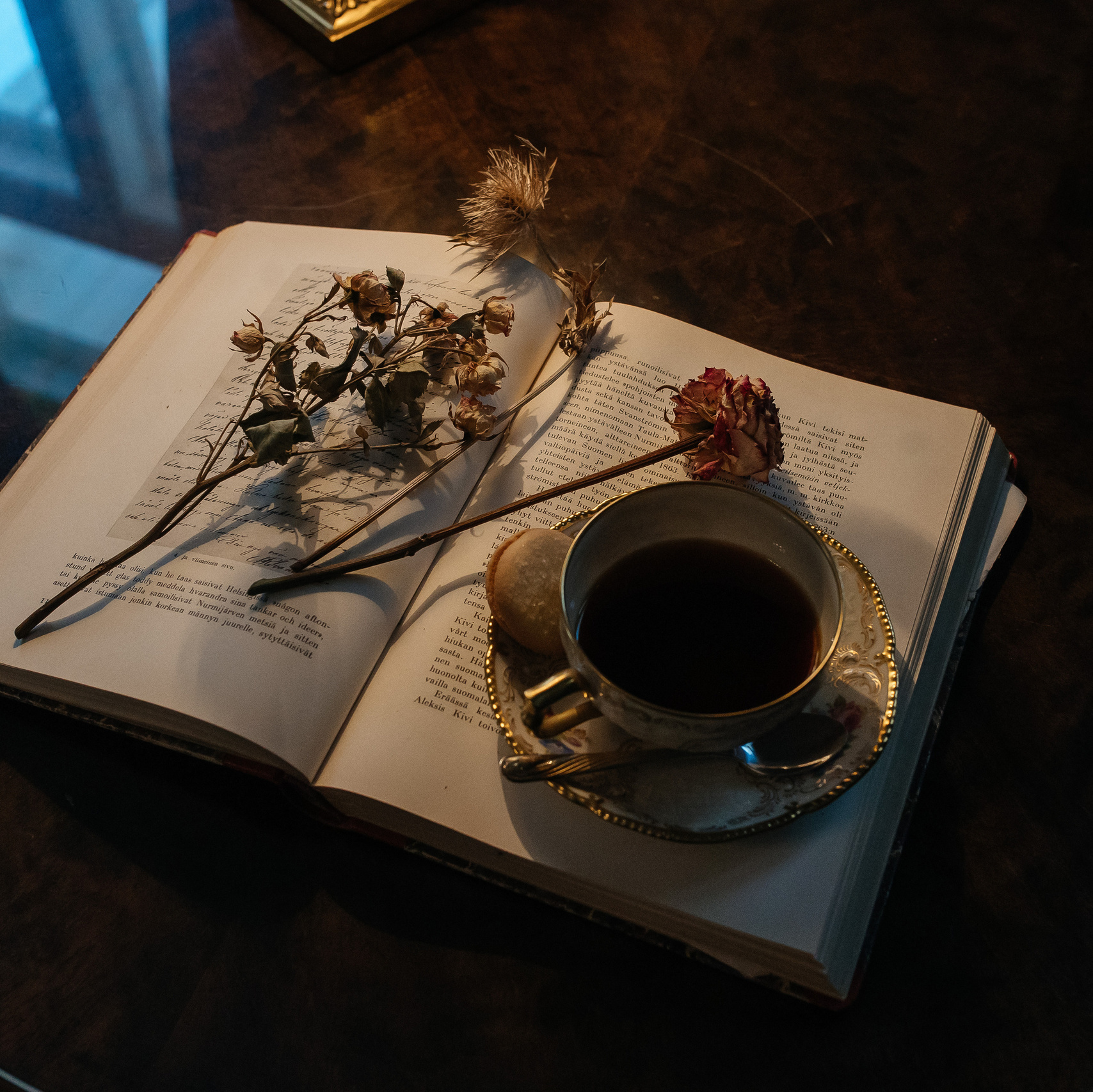 Muotokuva&lovestory. Valokuvaaja Lahti, Helsinki Elena Salonen