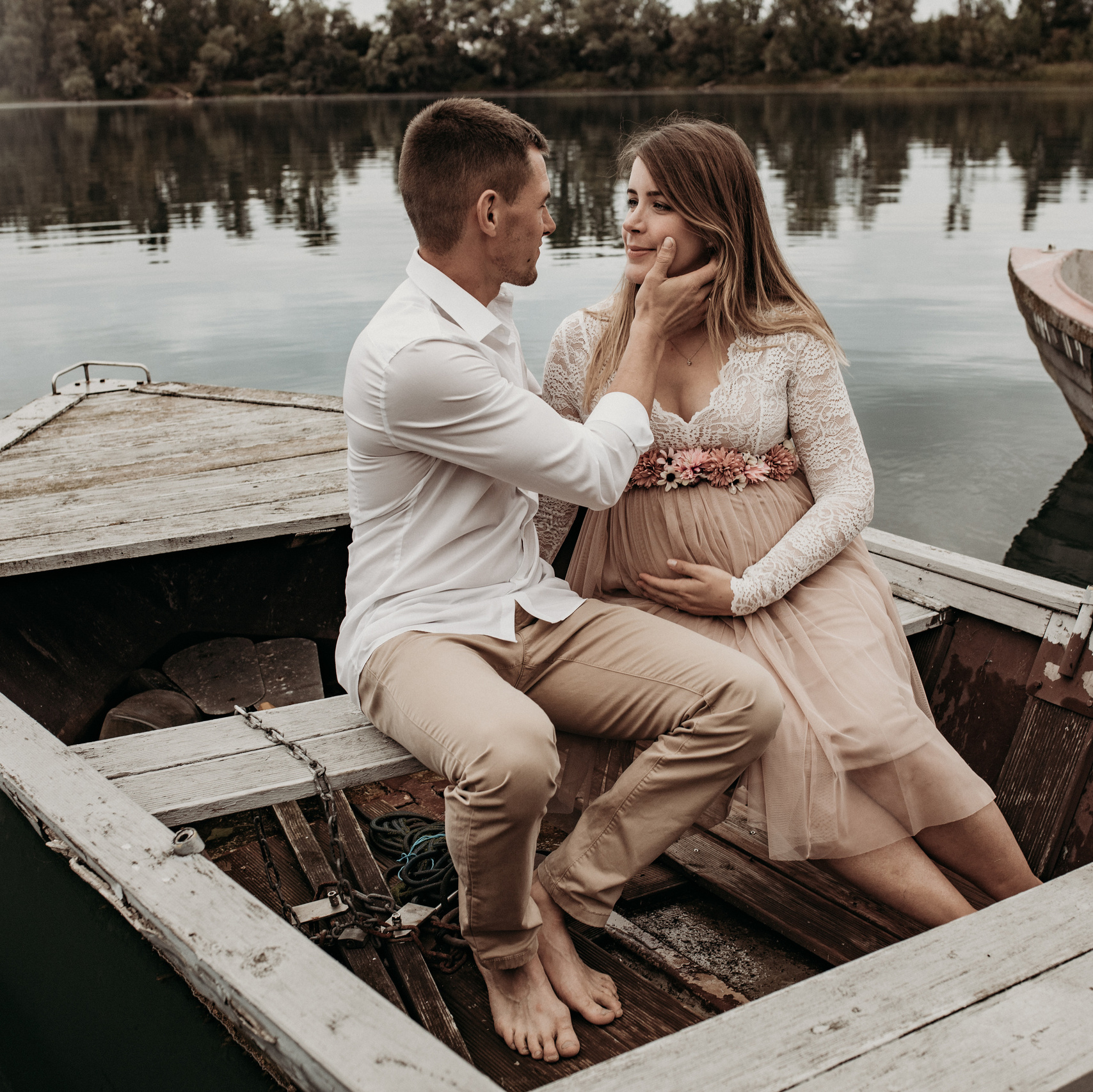 Schöne Schwangerschaftsfotos outdoor.