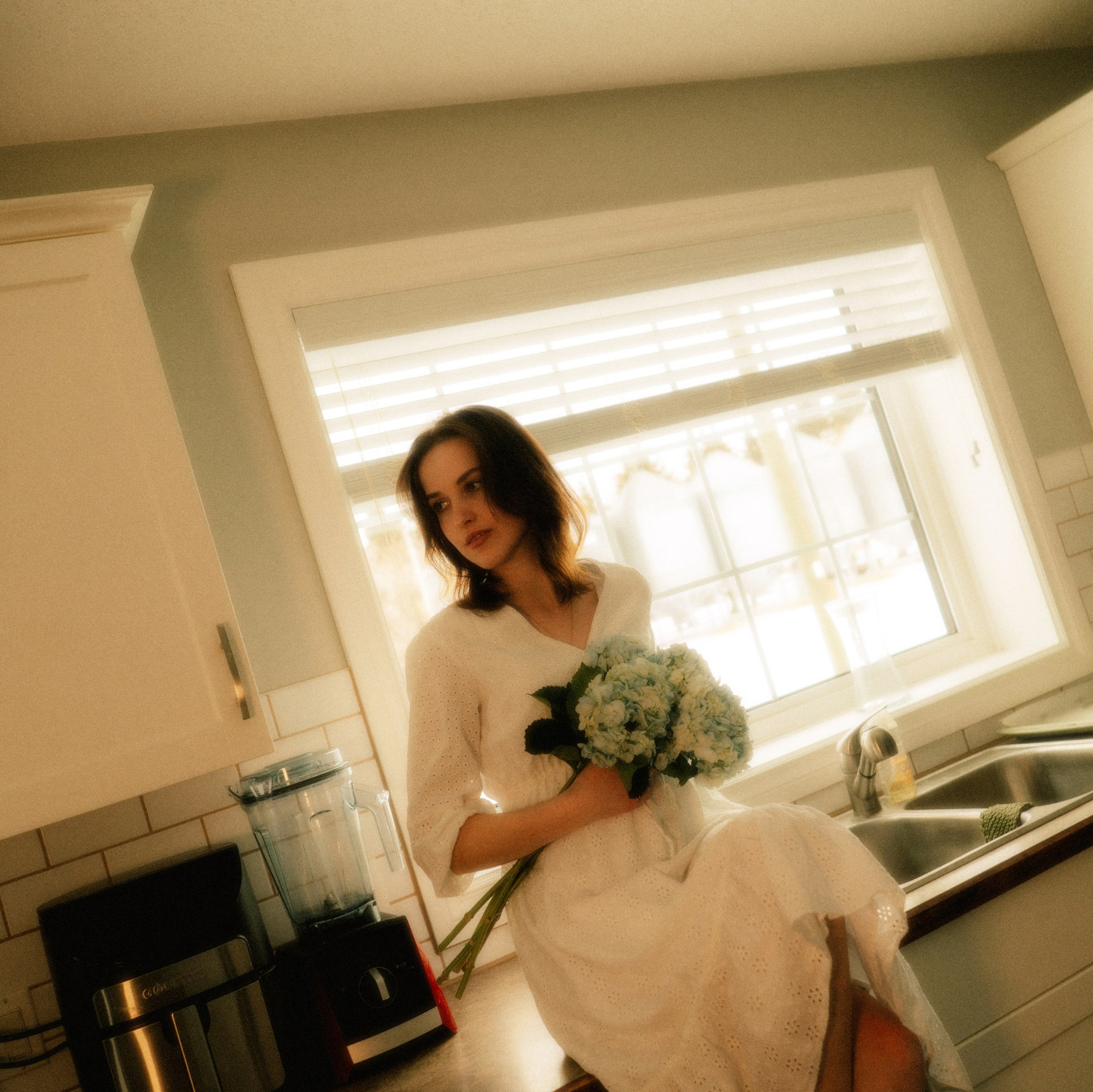 Contact. Abluecat photography