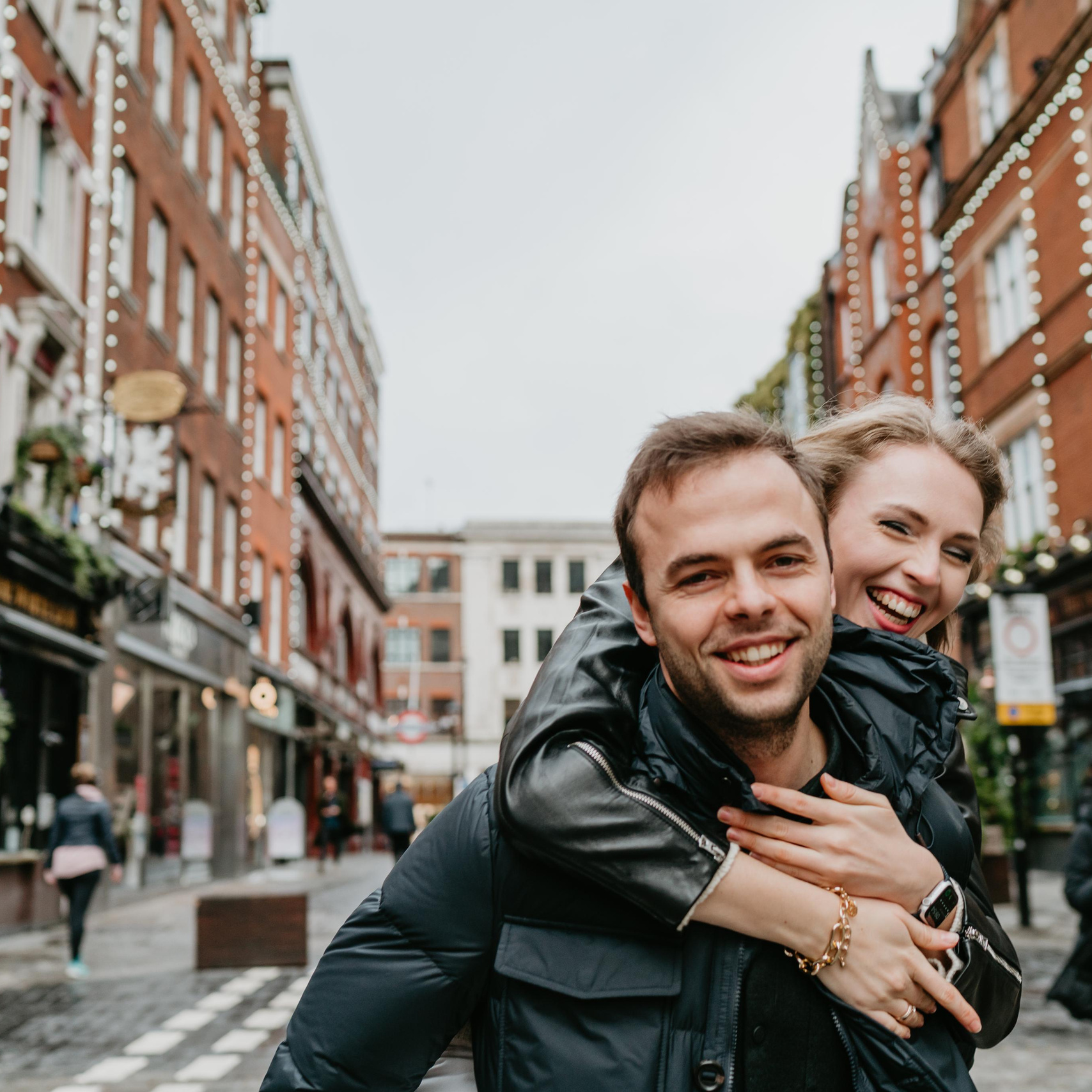 Price for casual family and couple photo and video sessions in London. London portrait and family photographer