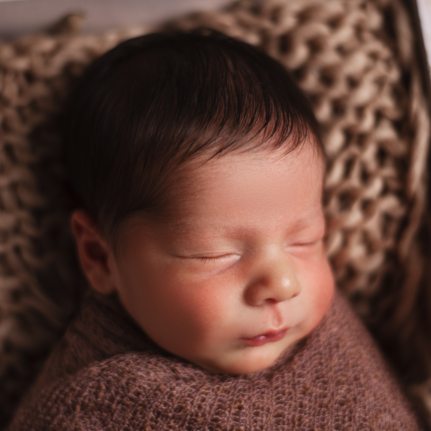 Καλλιτεχνική φωτογράφιση νεογέννητου στη Ρόδο. Φωτογράφος νεογέννητων στη Ρόδο. Φωτογράφιση εγκυμοσύνης