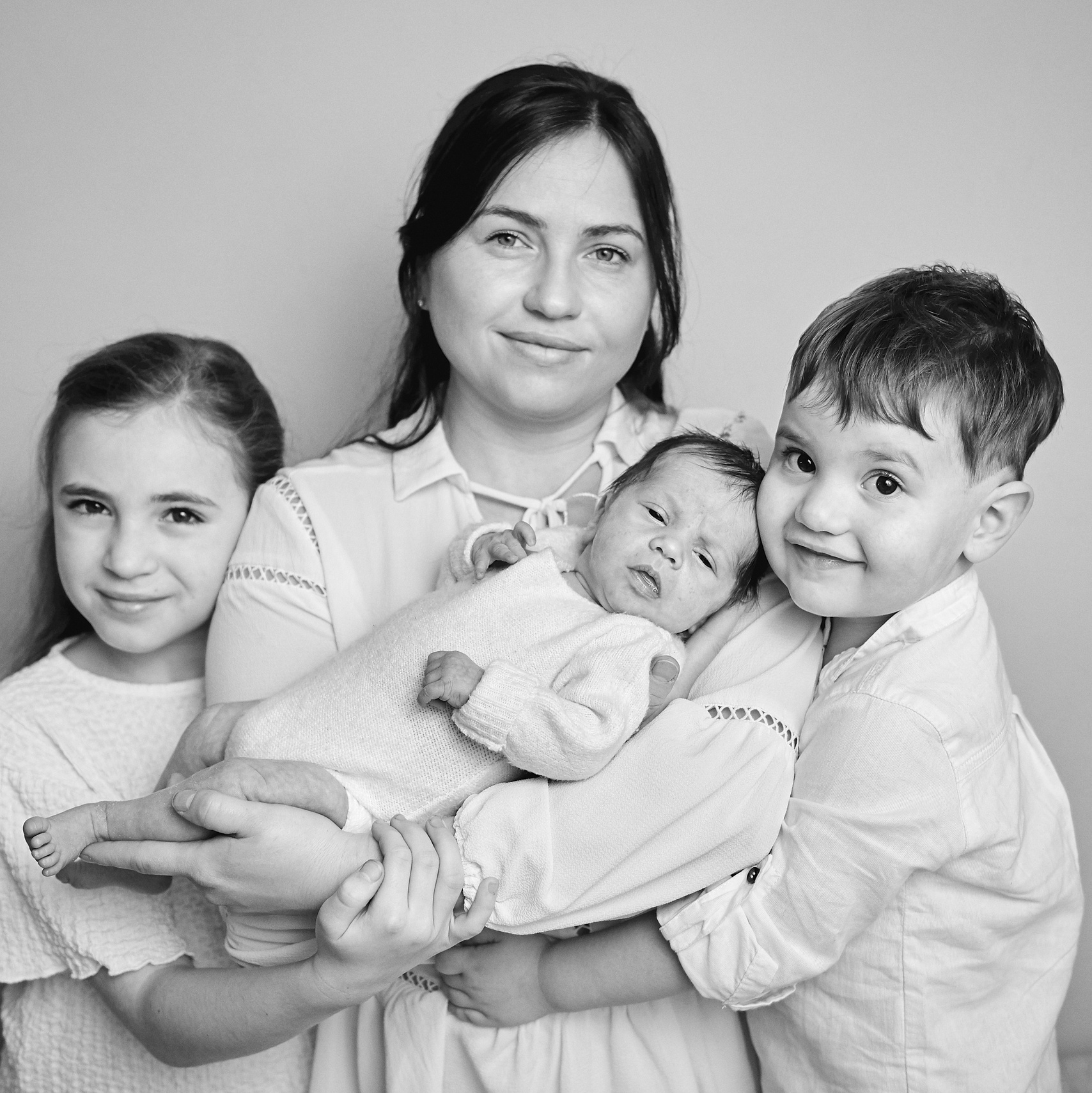 Фотосесії новонароджених малюків. Фотограф новонароджених діток та їх сімей в Тернополі