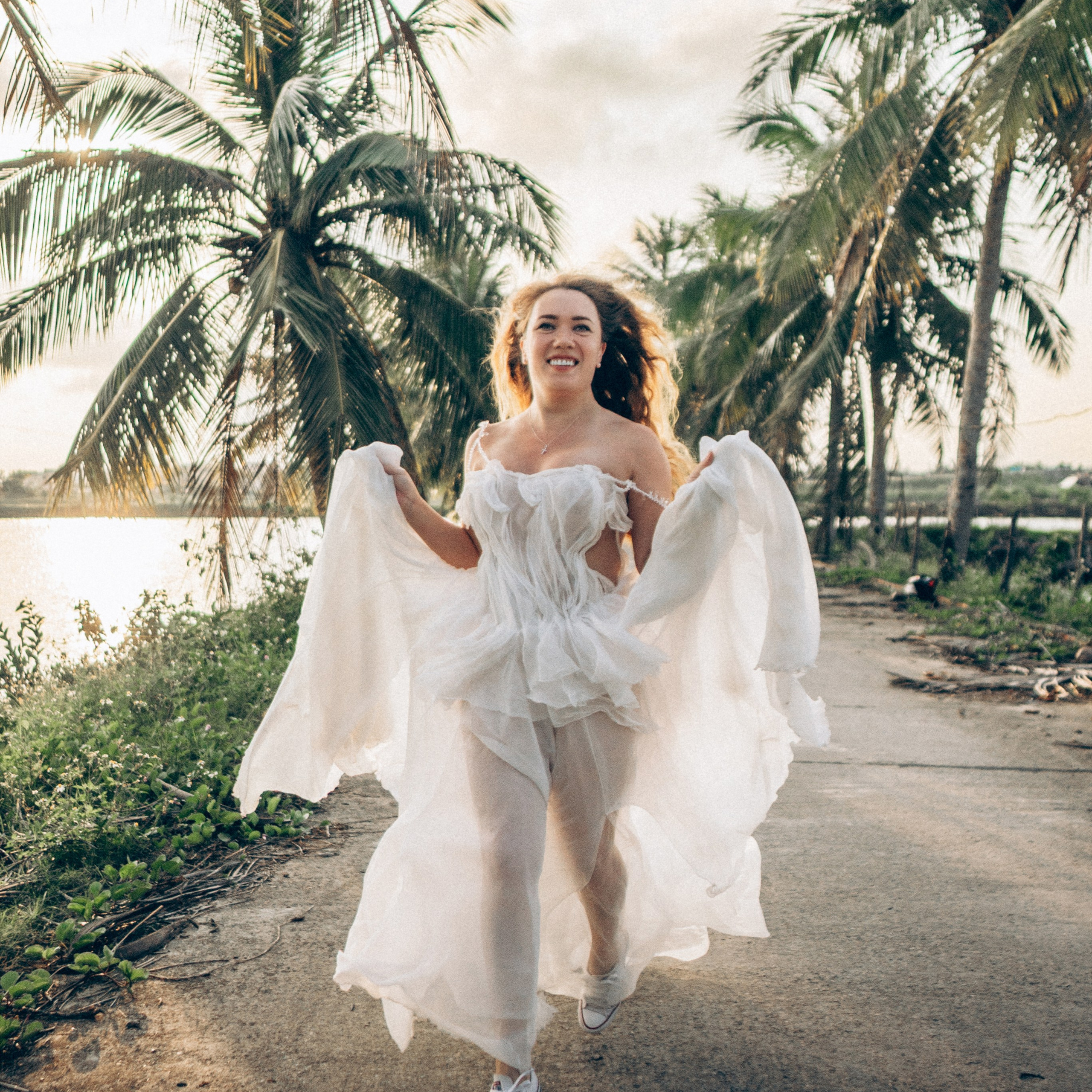 Photographer in Da Nang — photo sessions by the sea