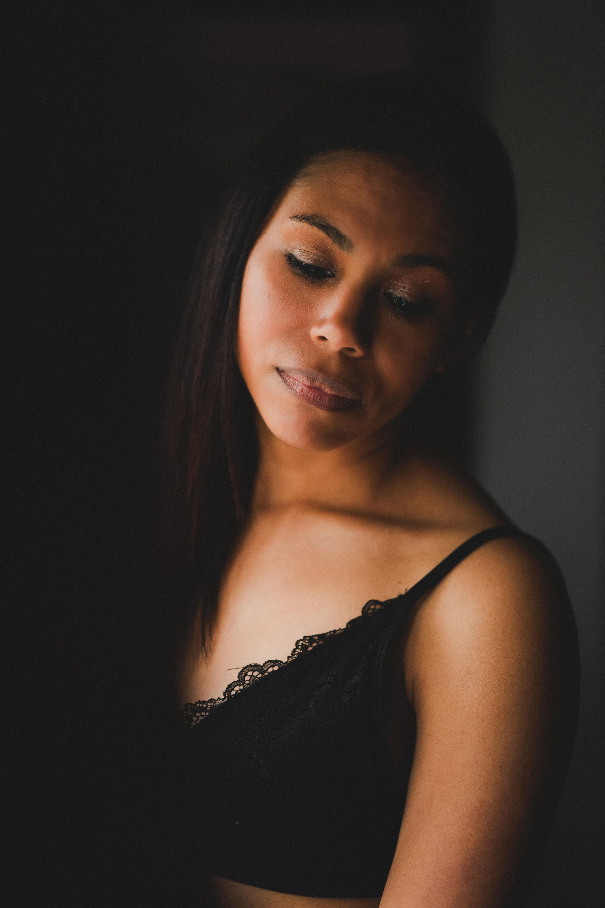 Elegant boudoir style portrait photography session by Solihull photographer Irina Zoteeva