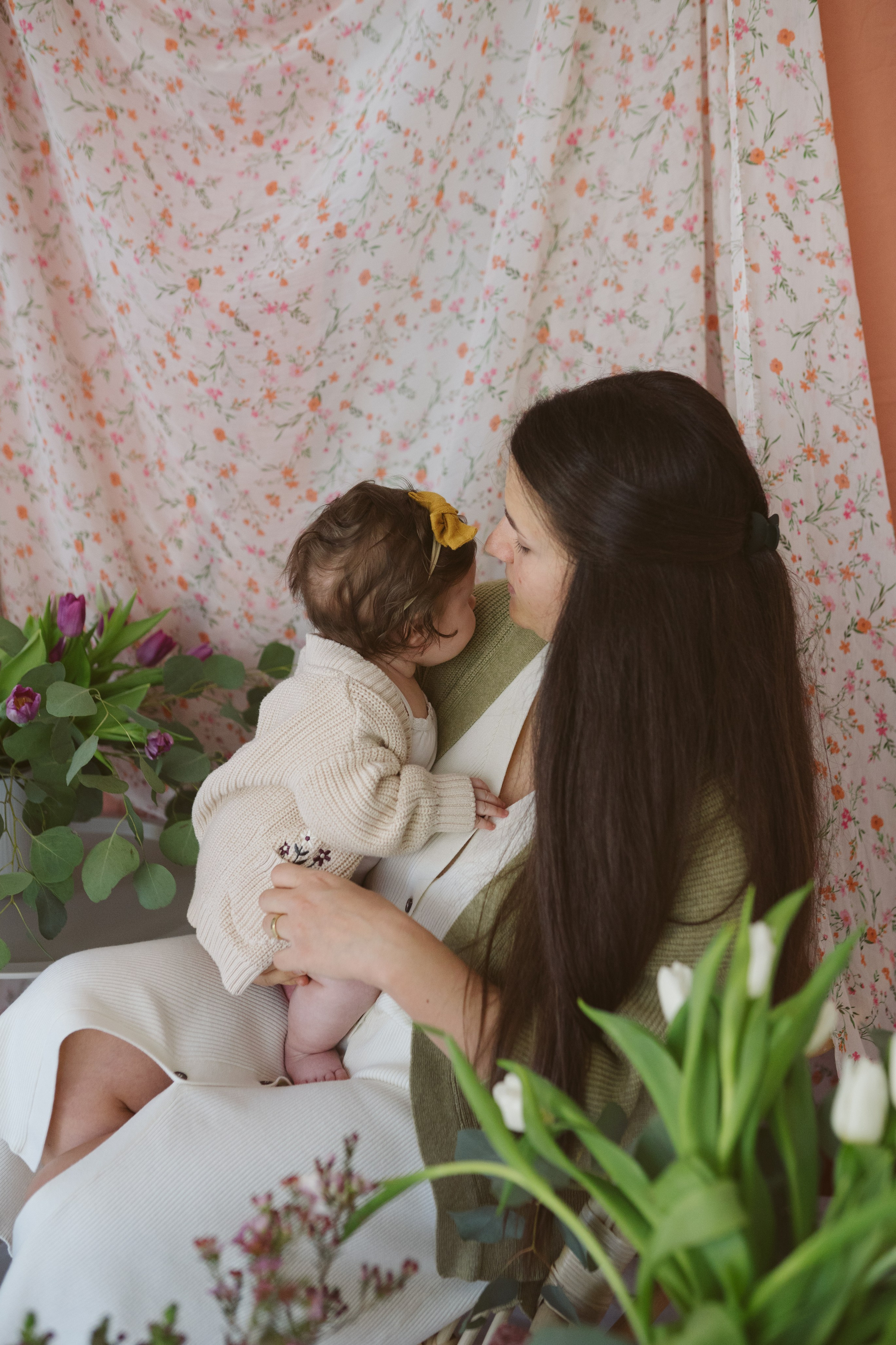 Bebelușul la Piept: Mărțișorul Părinților | Mădălina Beda. Madalina Beda- Artist vizual, fotograf, doula la nastere, consultant babywearing Brasov si in toata tara