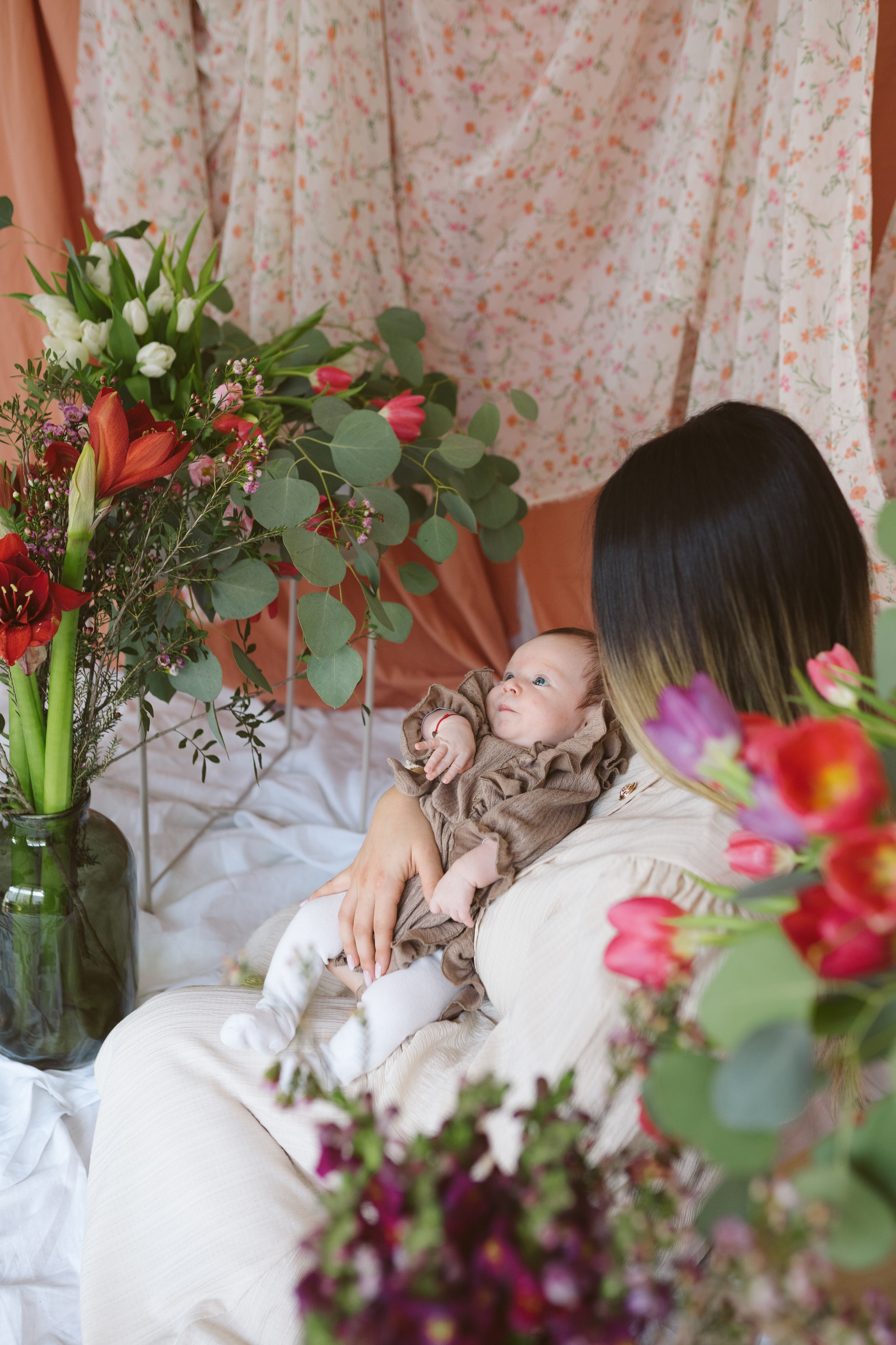 Bebelușul la Piept: Mărțișorul Părinților | Mădălina Beda. Madalina Beda- Artist vizual, fotograf, doula la nastere, consultant babywearing Brasov si in toata tara