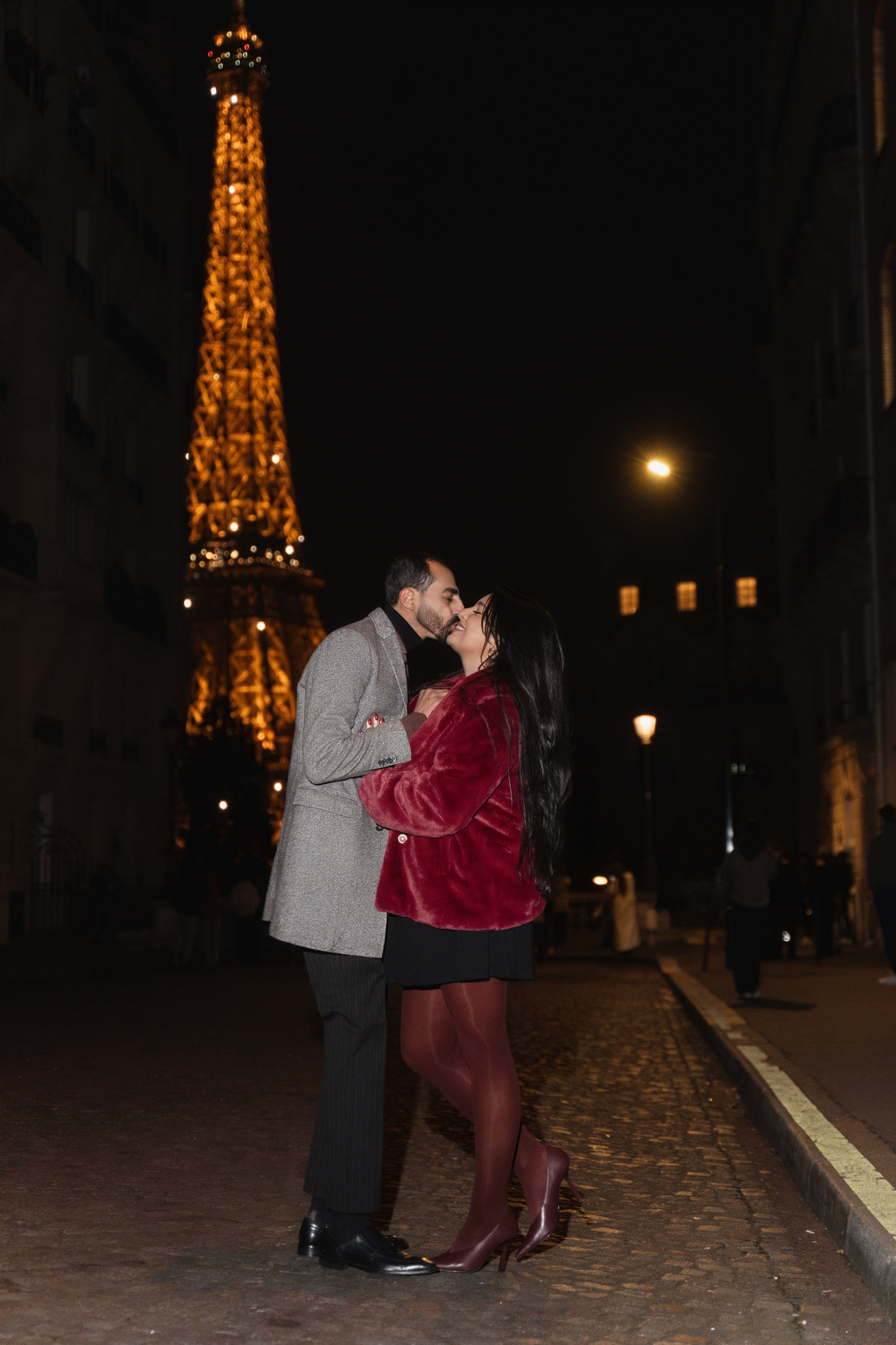 Night time. Photographer in Paris Yulia Shkadina | Couples, engagement, pre-wedding, individual photo-shoots in Paris at the best locations