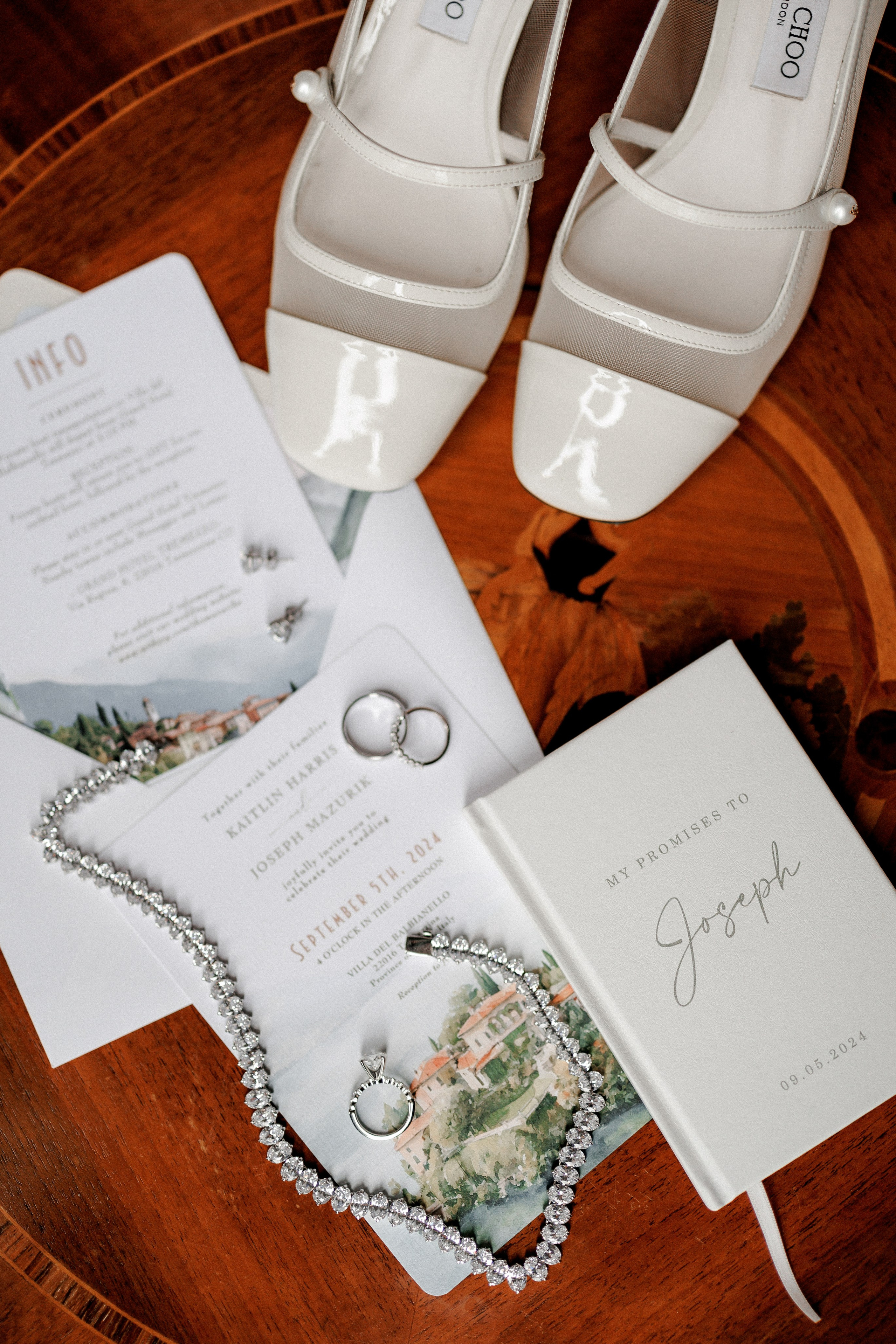 A Rainy September Wedding at Lake Como. Wedding and Family Photographer Switzerland and Italy. Valeria Diaz