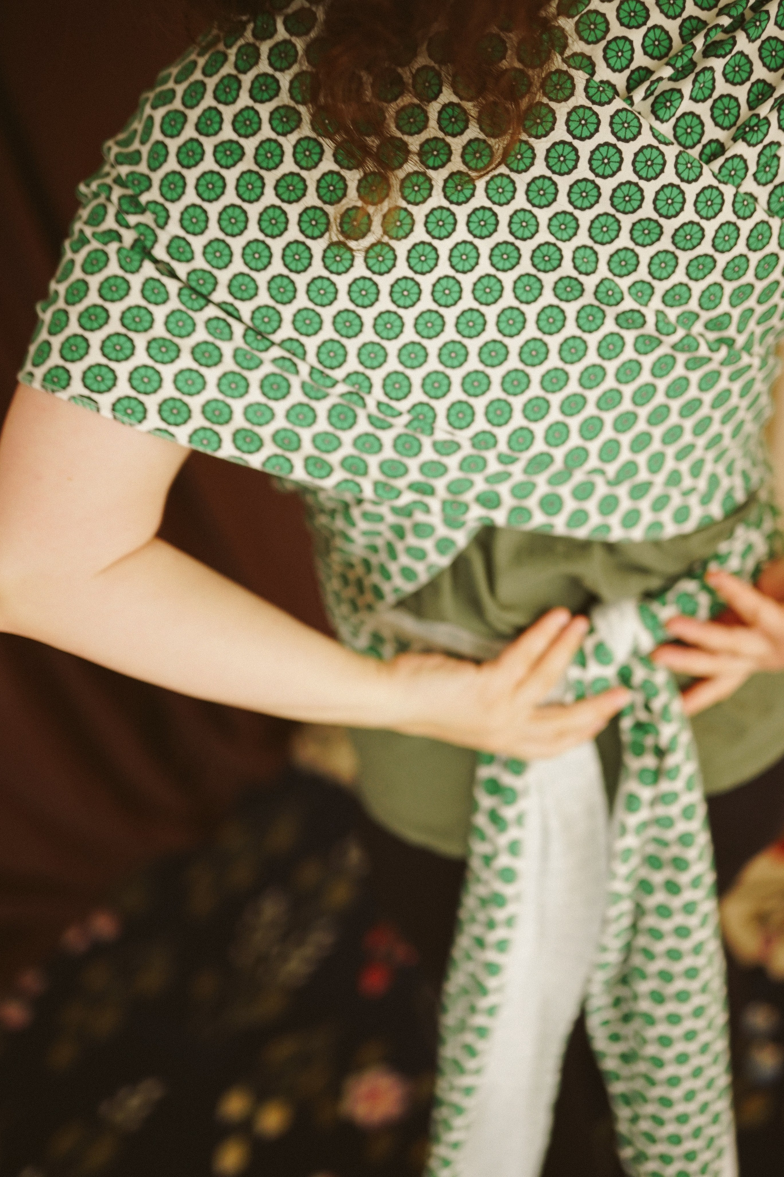 Consultant Babywearing Brașov: Ghid și Sprijin | Mădălina Beda. Madalina Beda- Artist vizual, fotograf, doula la nastere, consultant babywearing Brasov si in toata tara