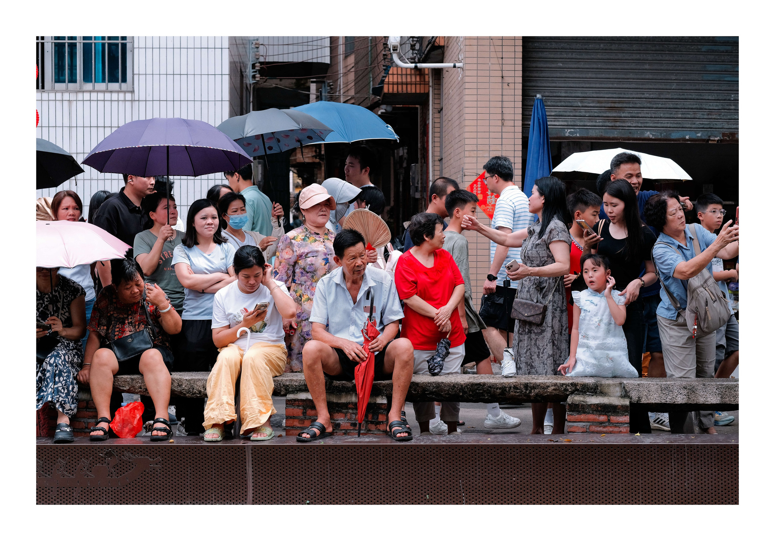 Dragon Boat Festival Foshan China photography showing traditional dragon boat races, rowing teams, local culture, and spectators during the annual Duanwu Festival in Guangdong Province.
