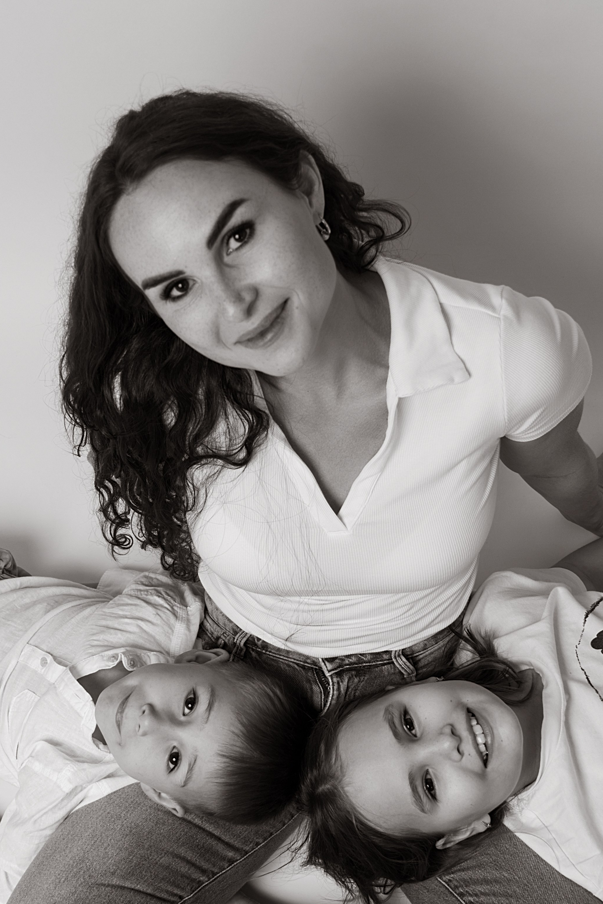 CONTACT. Professional Photographer in Abu Dhabi & Dubai — Marina Aubakirova | Family, Couple, Wedding & Individual Photoshoots