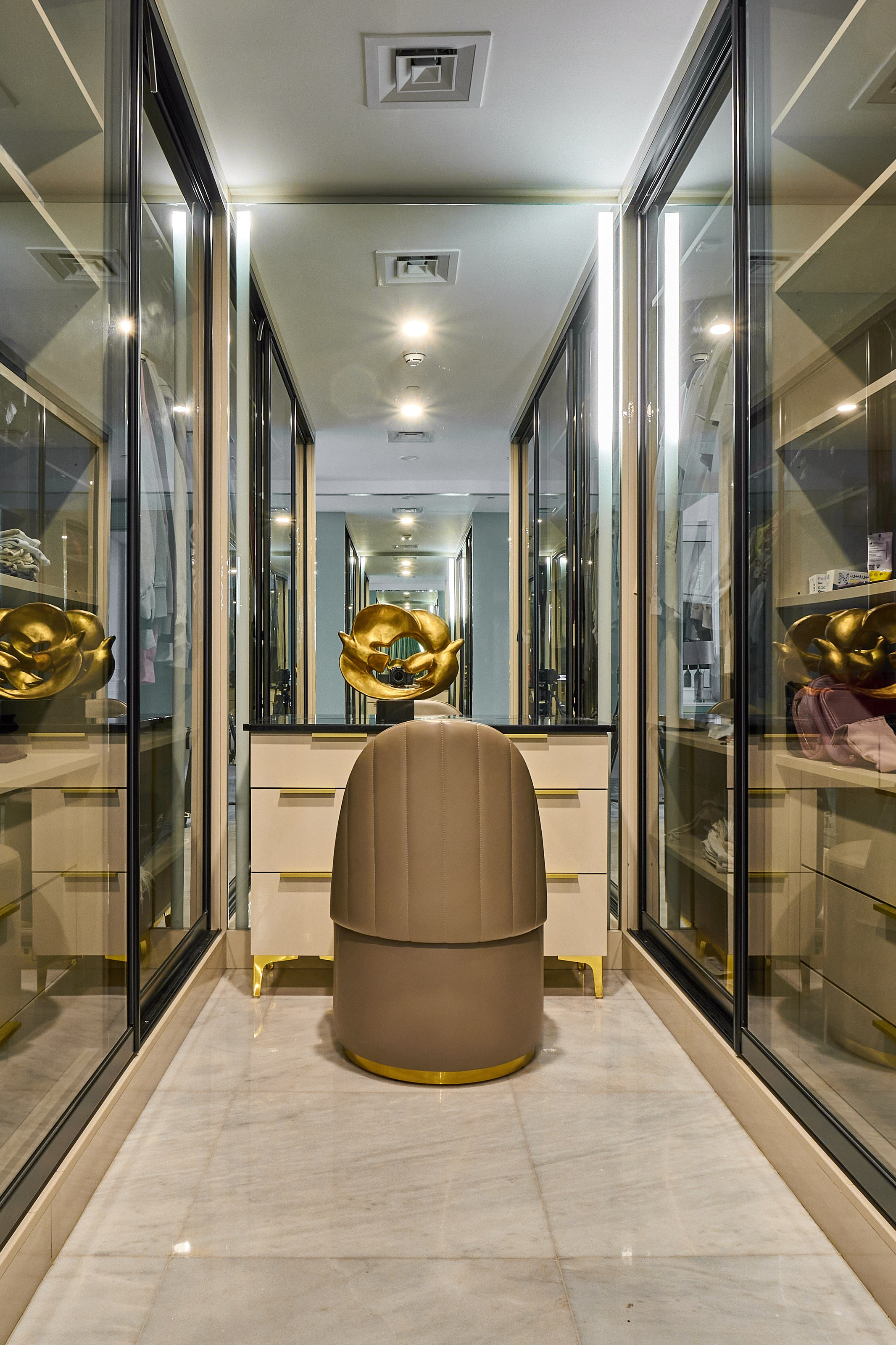 Real Estate Photography in Dubai — Interiors, Exteriors, Listings & Rental Visuals. Hotel Photographer in Dubai — Interiors & Commercial by Oleg Novikov