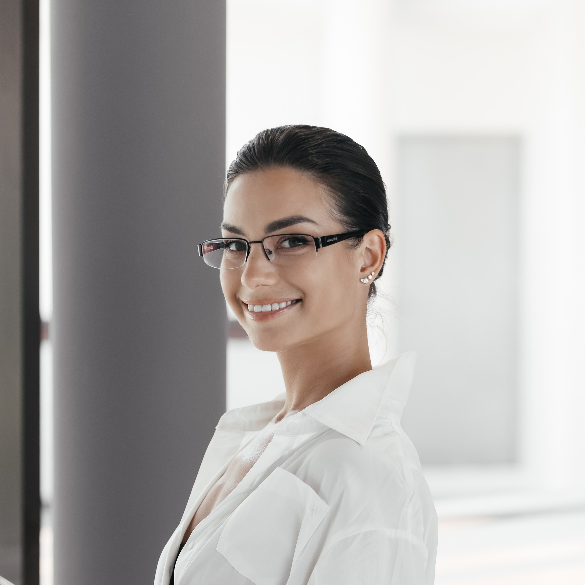 CONTACT. Wedding, Portrait & Commercial Photographer in Europe — Stoganenko Valeria