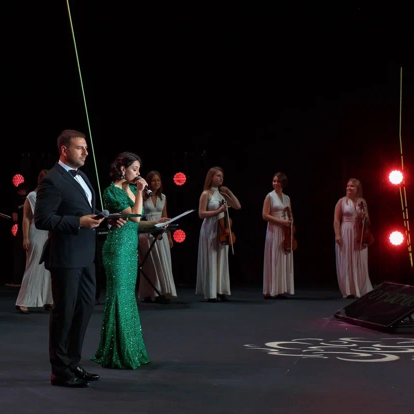 Ведущая Москва Елена Чайка