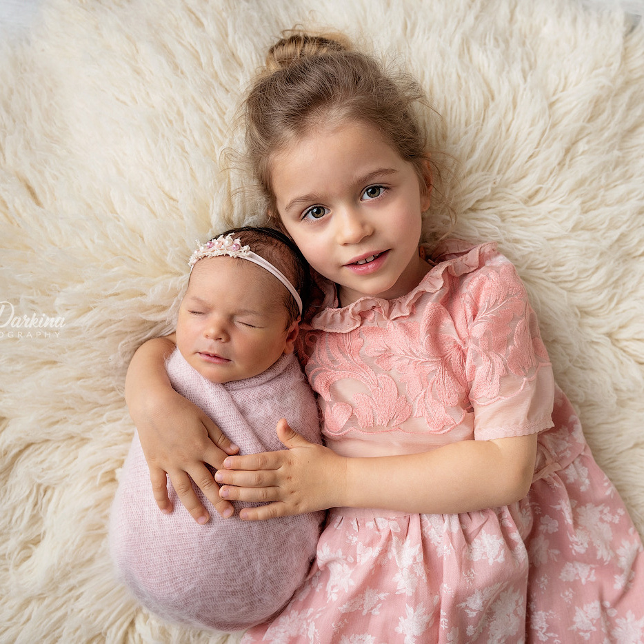 Newborn photo session. Why do you need to book it with a professional. Newborn and family photographer. Hills District. Sydney