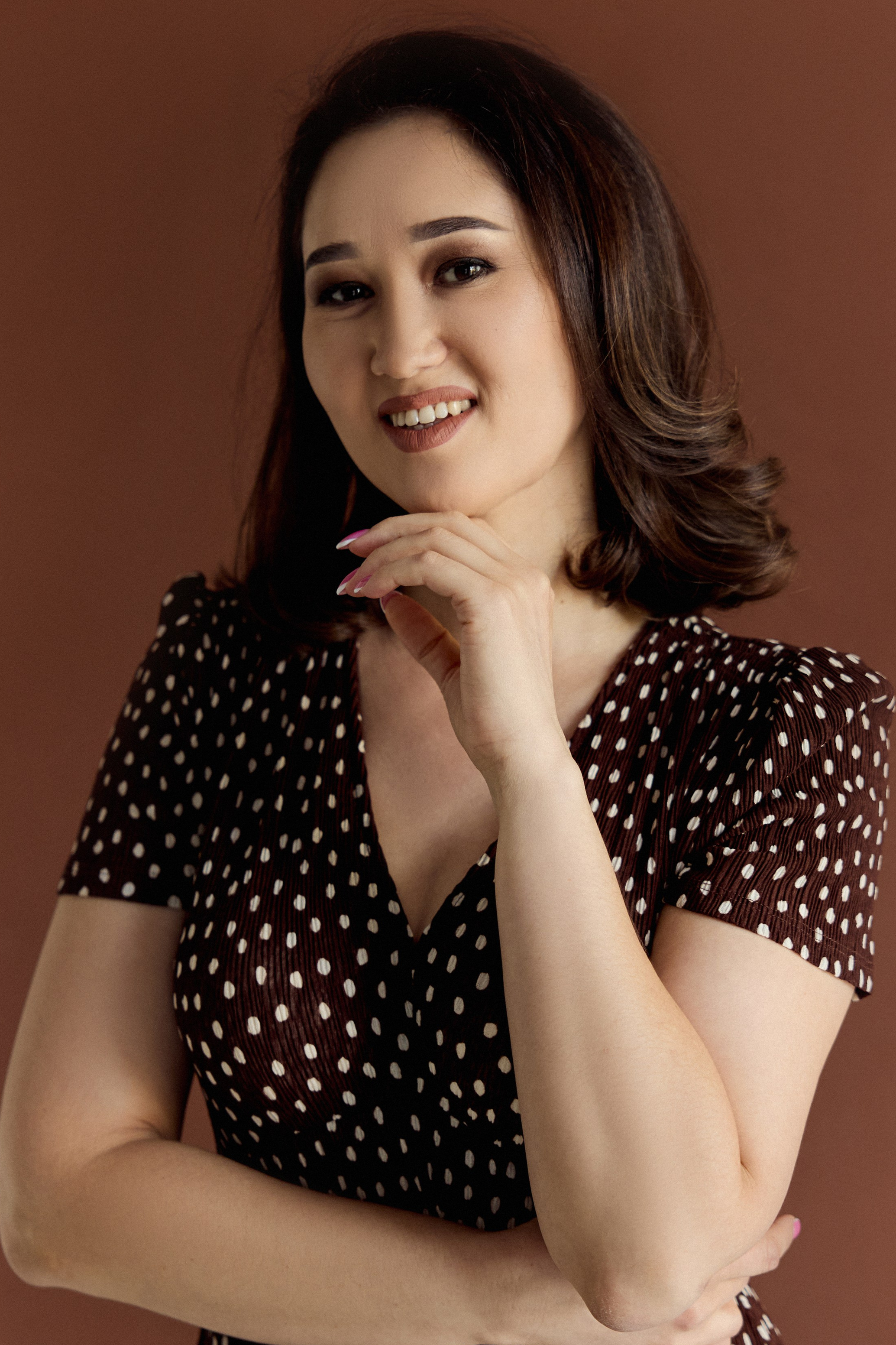 Контакты. Портретный фотограф Нигинахон Исматуллаева в Ташкенте