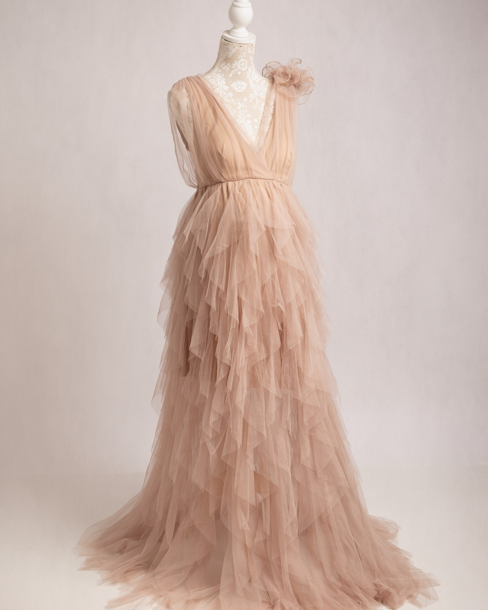 Dresses. Stevenage, Hertfordshire family, maternity and newborn photographer