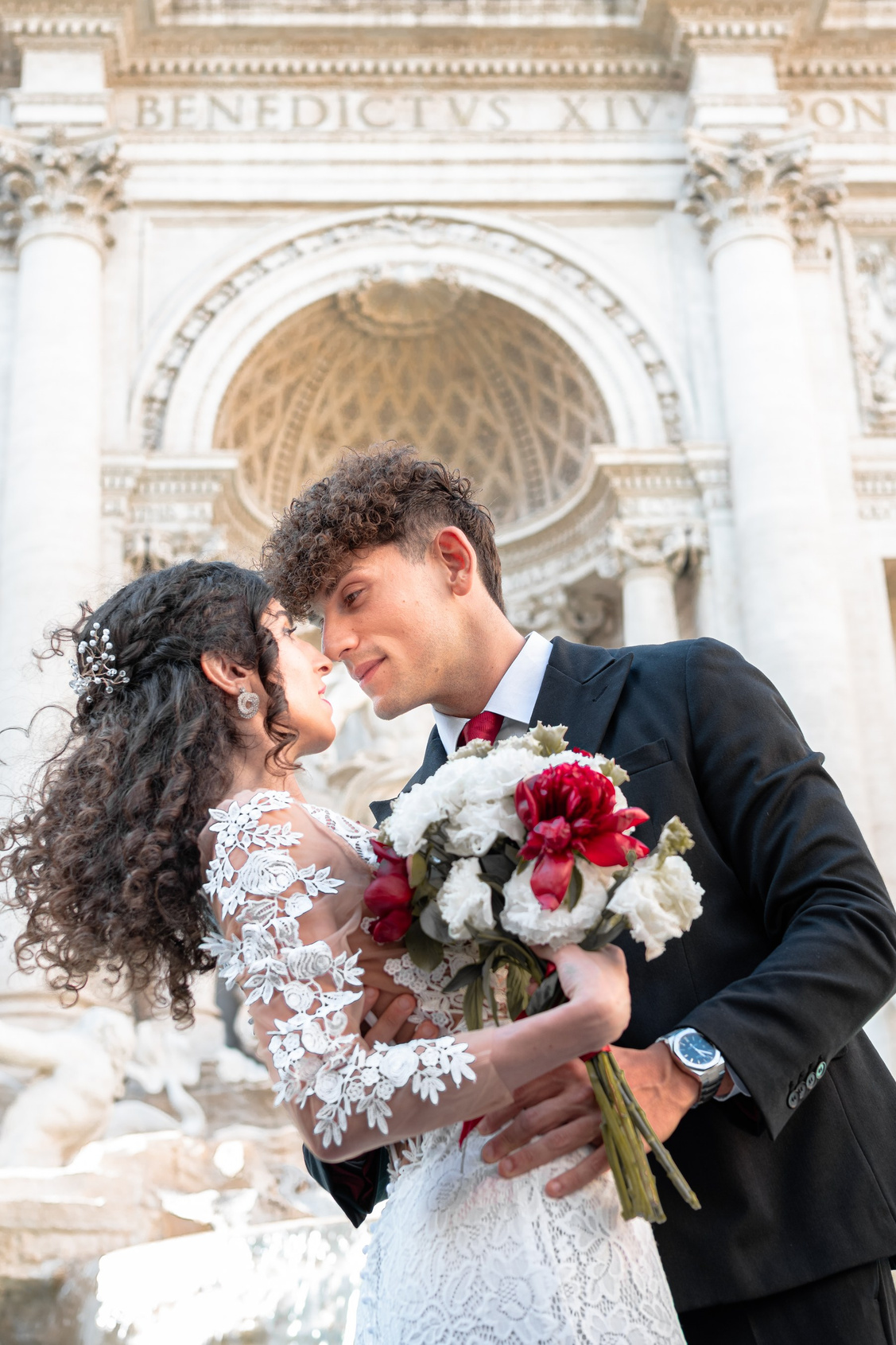 Sposi alla fontana di trevi
