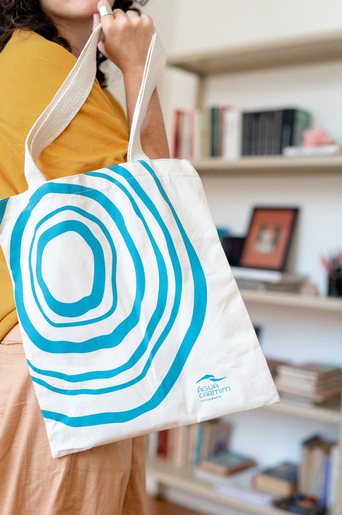 As águas guardam memórias. Água Carmim Fotografia