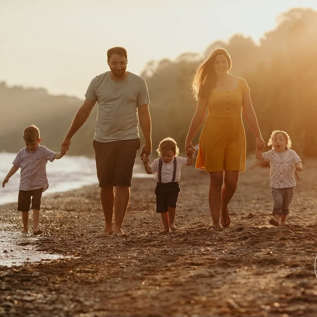 Mini sessions 2026 Alliston Ontario. Portrait and Personal Brand Photographer in Simcoe County, Ontario, Bobbi-jo Stuart