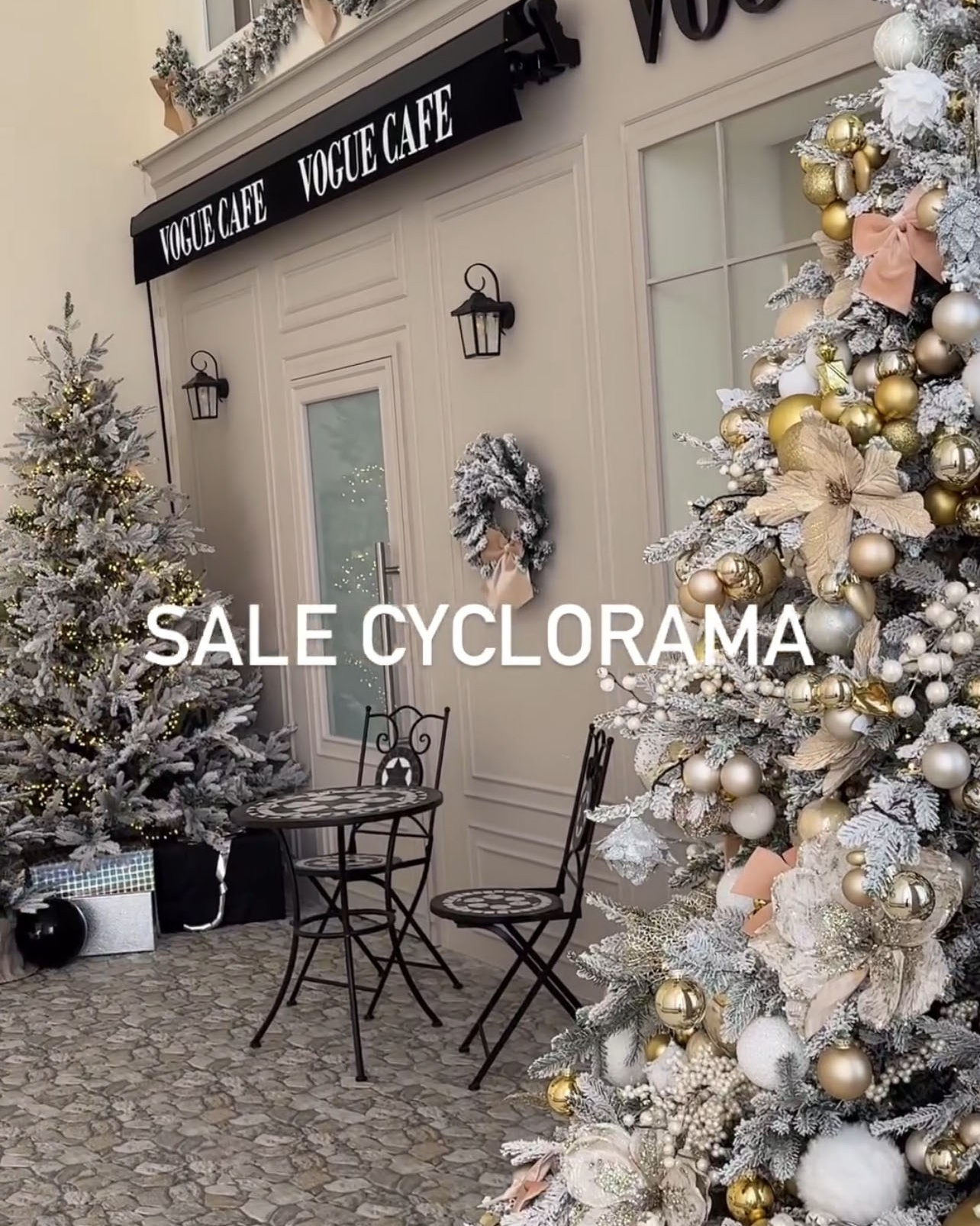 Christmas Photo Studios in Vilnius: Top Studios for Holiday Photoshoots. Framed by Evelina | Destination Wedding Photographer from Lithuania | Europe