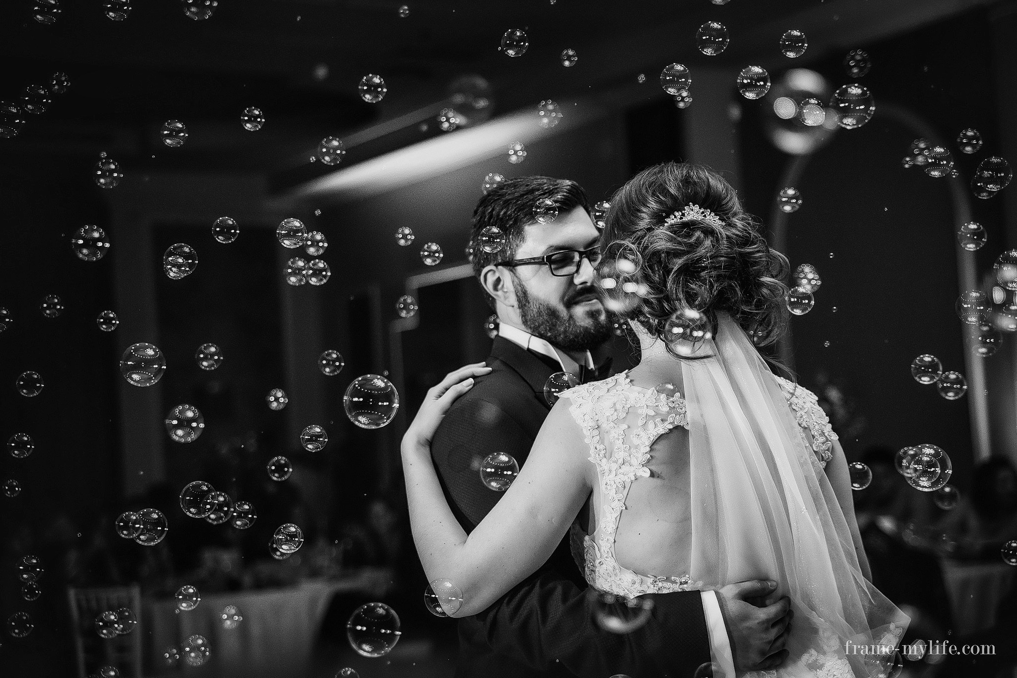 Fotografii de nuntă — momente pe care le vei păstra pentru totdeauna. Alexandru Grigore — Fotograf nuntă București — Pitesti, cununie civilă și botez |Fotografii naturale și elegante