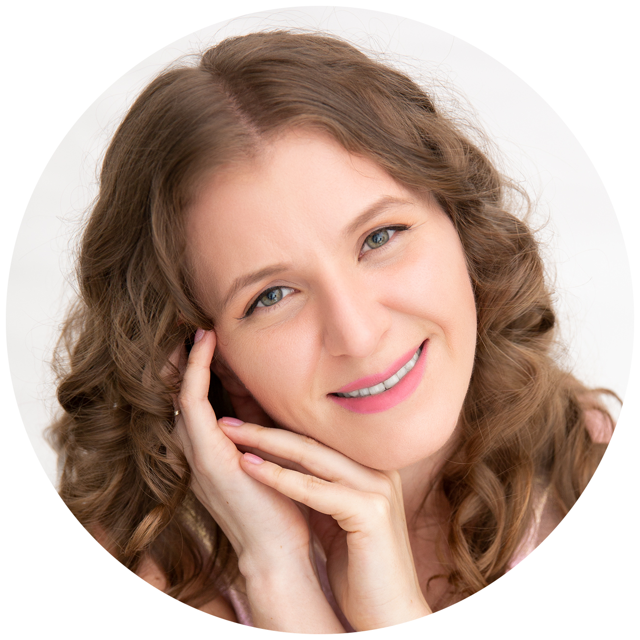 ANNA KOR Newborn Photographer in the UAE