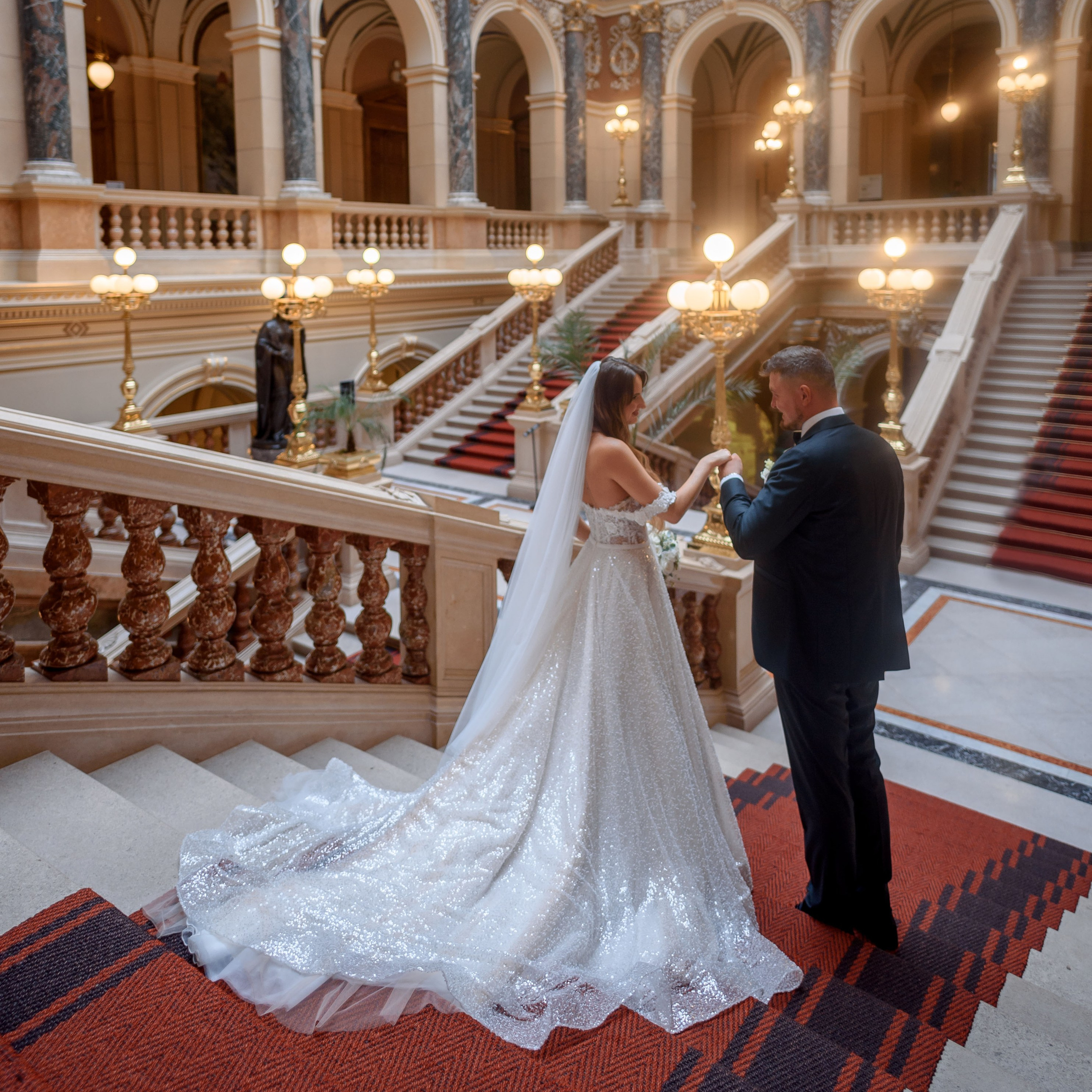 Price (Weddings). Wedding and family photographer