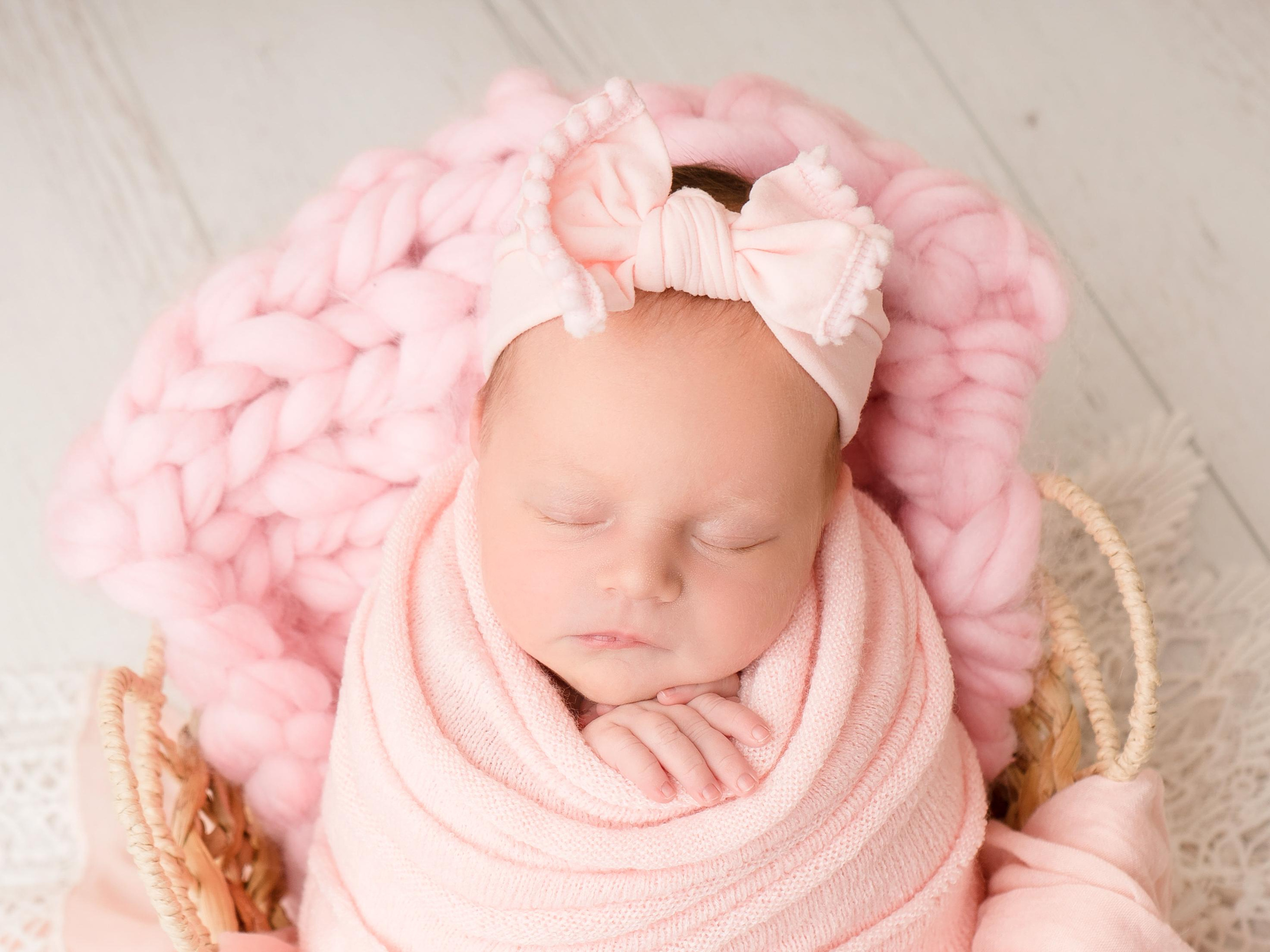 Esu Aleksandra naujagimių ir kudikių fotografė iš Vilniaus