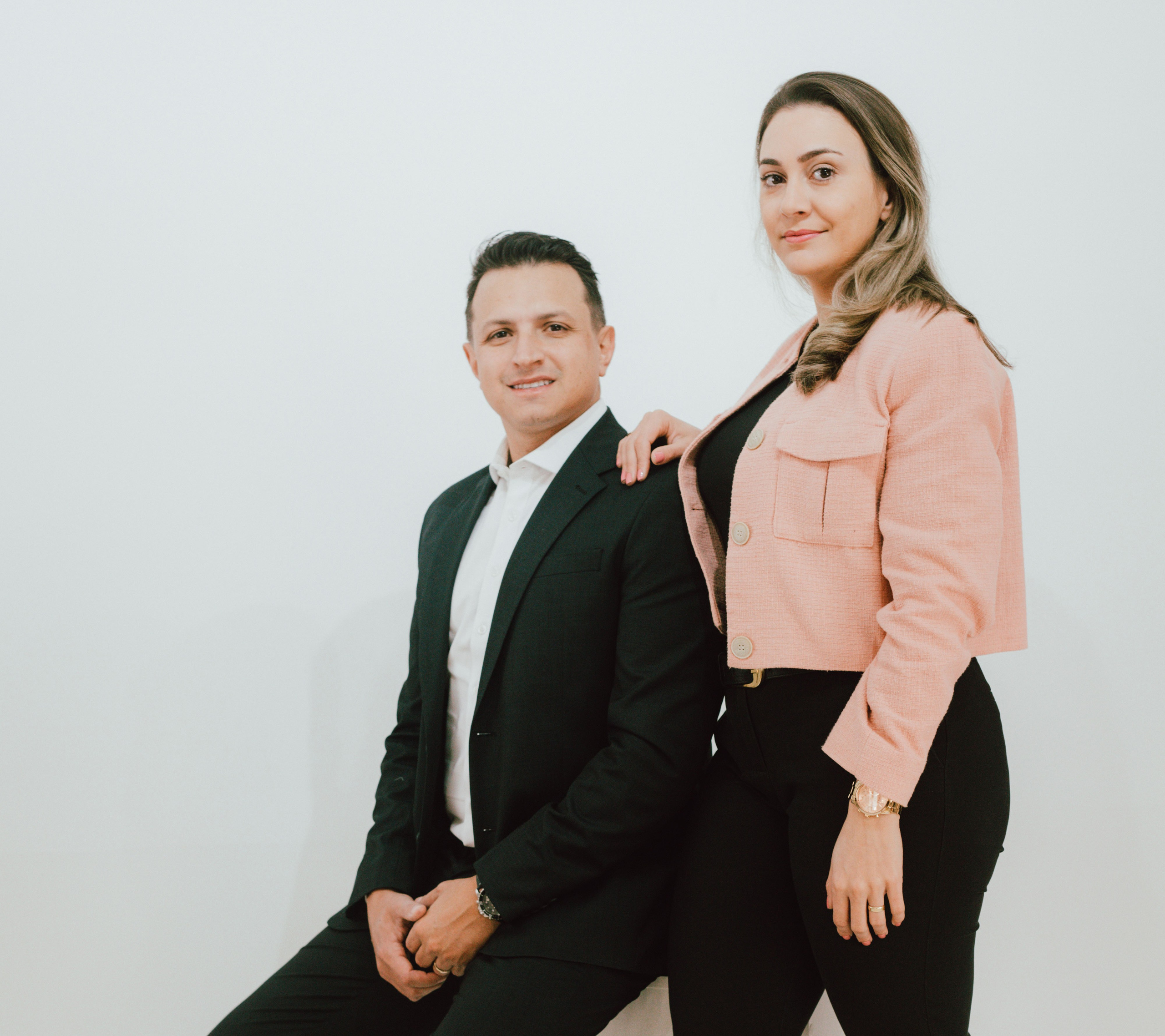 Foto corporativa de empresários feita em estúdio