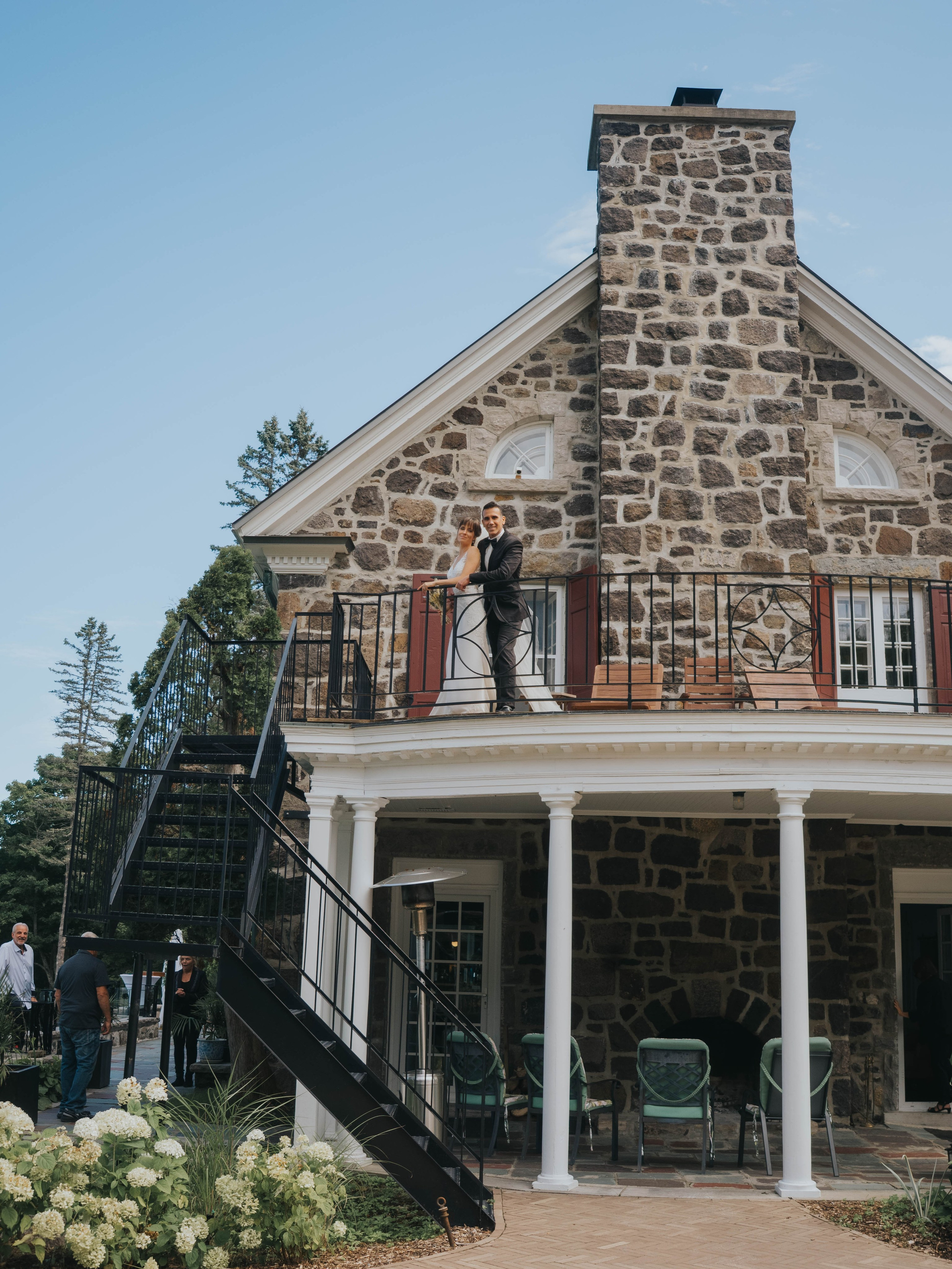 The most romantic rustic wedding venues in and around Montreal. Montreal Wedding Photographer — Muriel Oe Photo