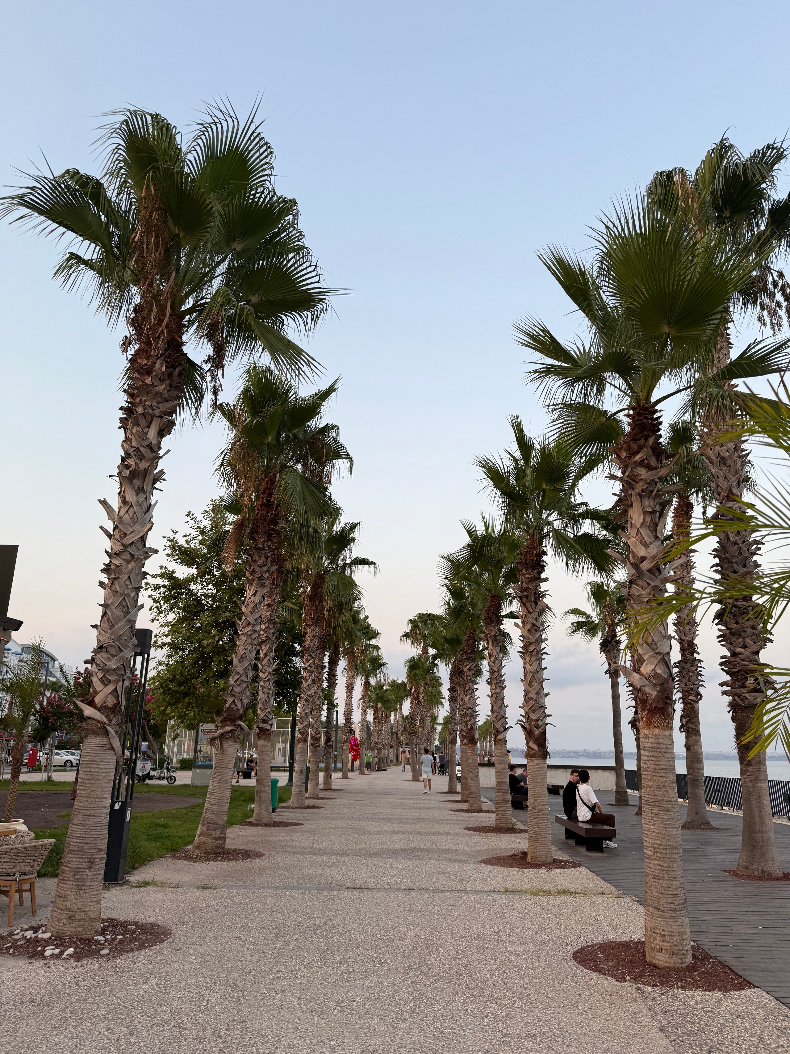 9 Tage in der Türkei: Entspannt und locker. Zwei Tage in jeder Stadt: Istanbul, Antalya, Kaş und ein Villenaufenthalt mit Bergblick